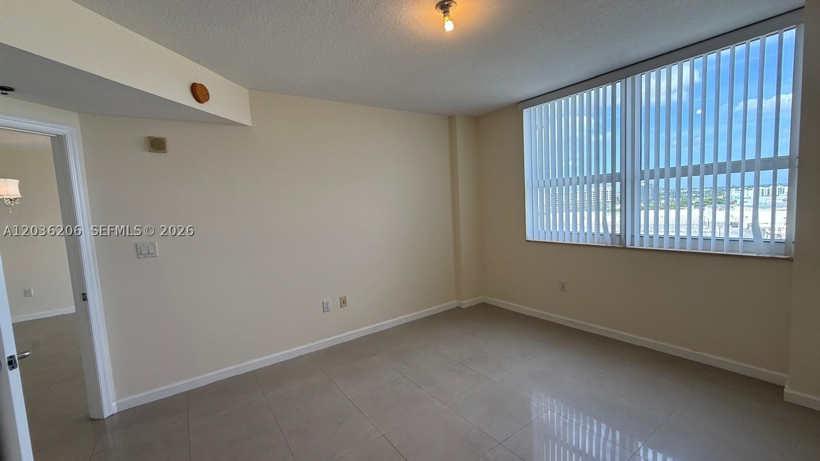 19501 W Country Club Dr #1212, Aventura FL 33180