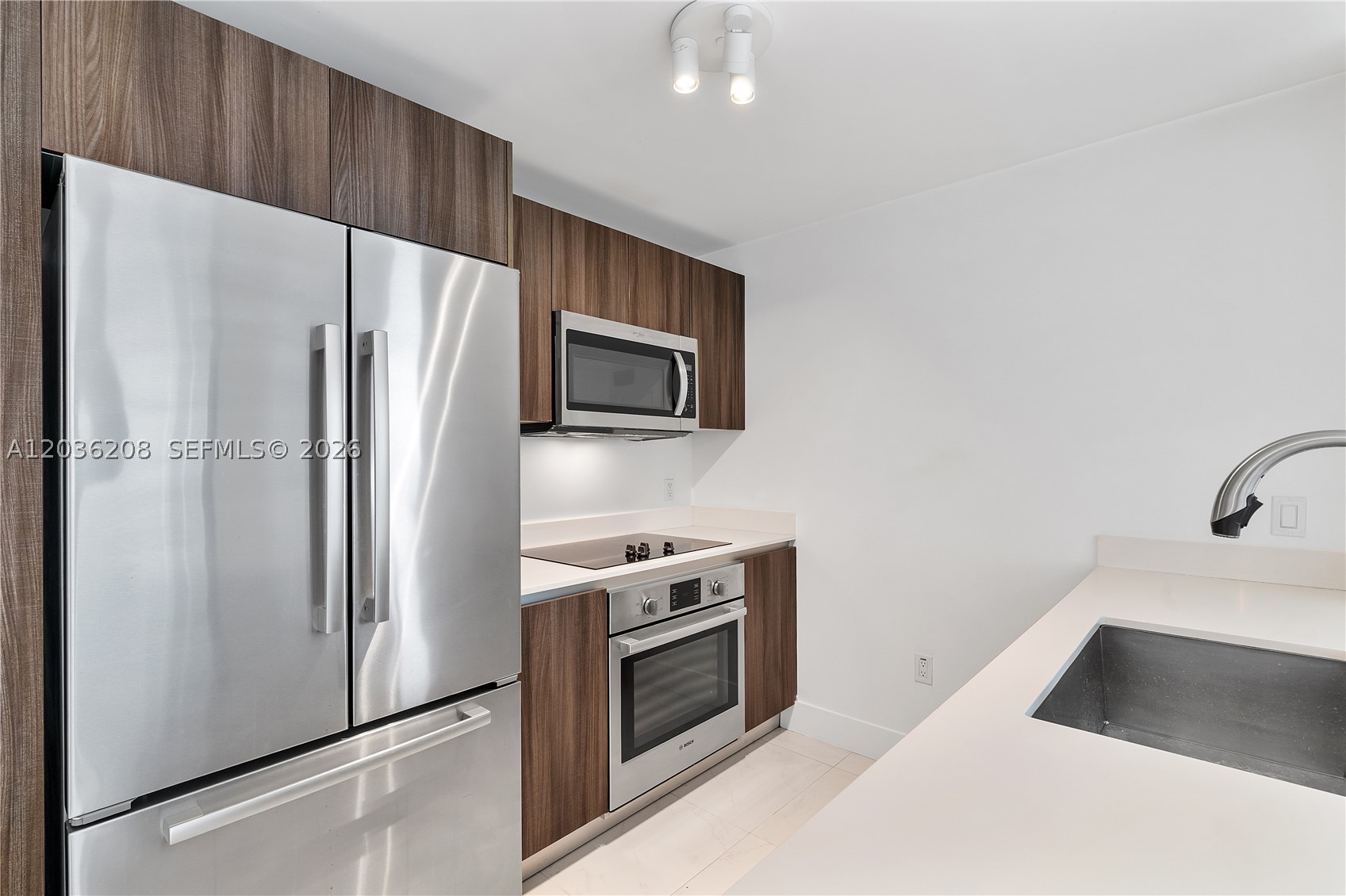488 NE 18th St #1805, Miami FL 33132