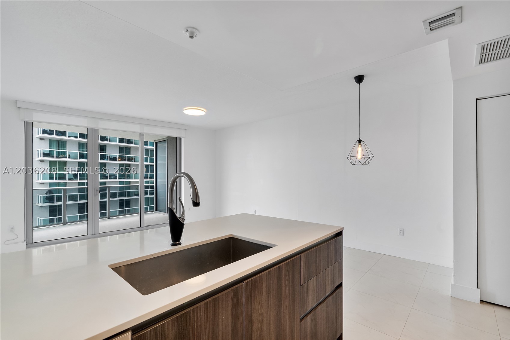 488 NE 18th St #1805, Miami FL 33132