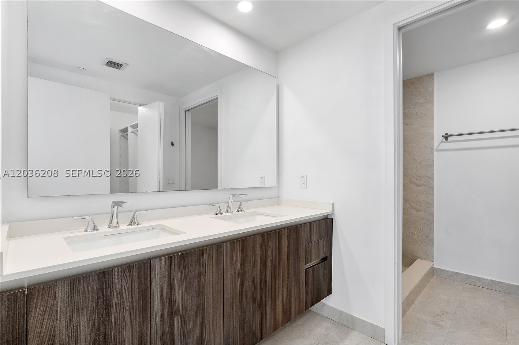 488 NE 18th St #1805, Miami FL 33132