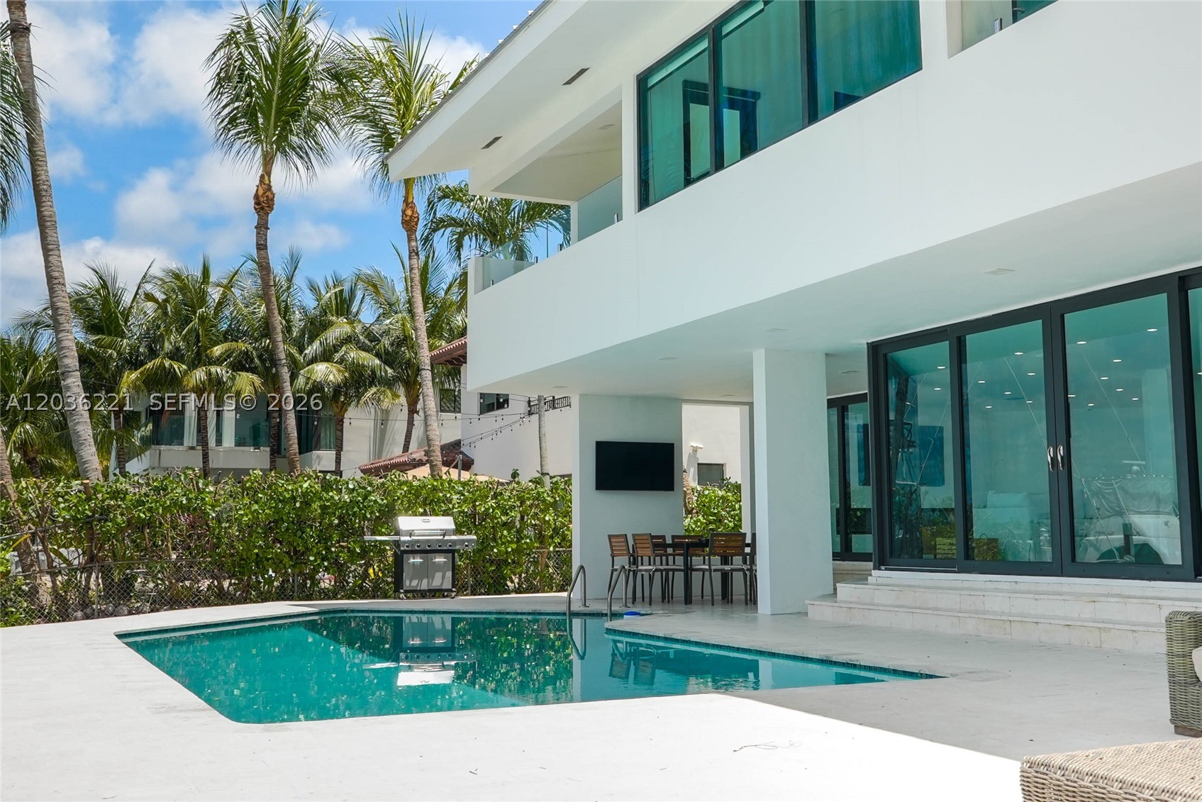 7720 Miami View Dr, North Bay Village FL 33141