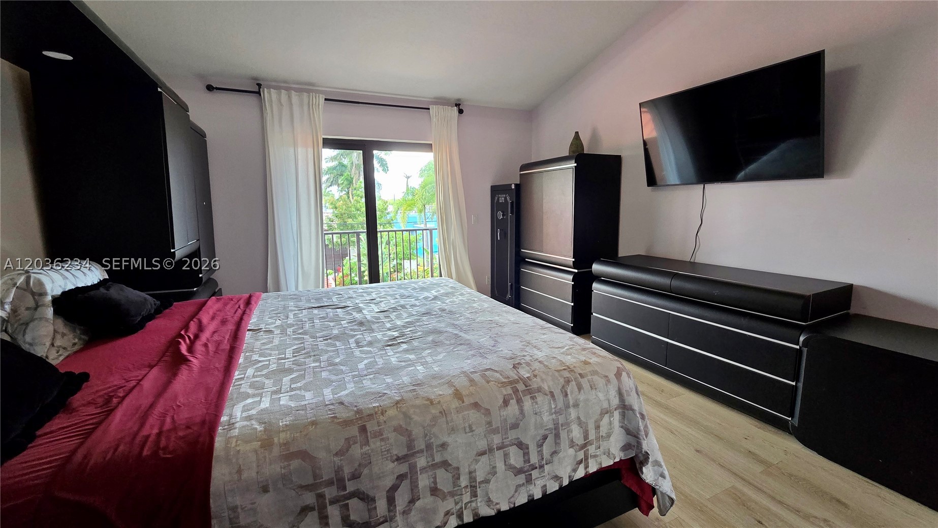 741 Tyler St, Hollywood FL 33019