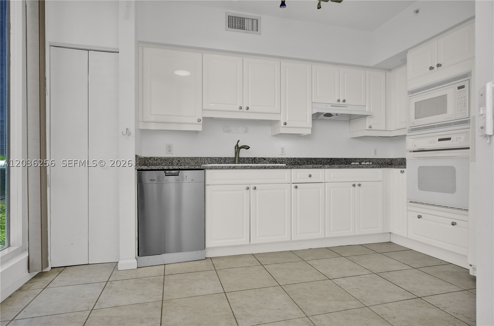 4779 Collins Ave #506, Miami Beach FL 33140
