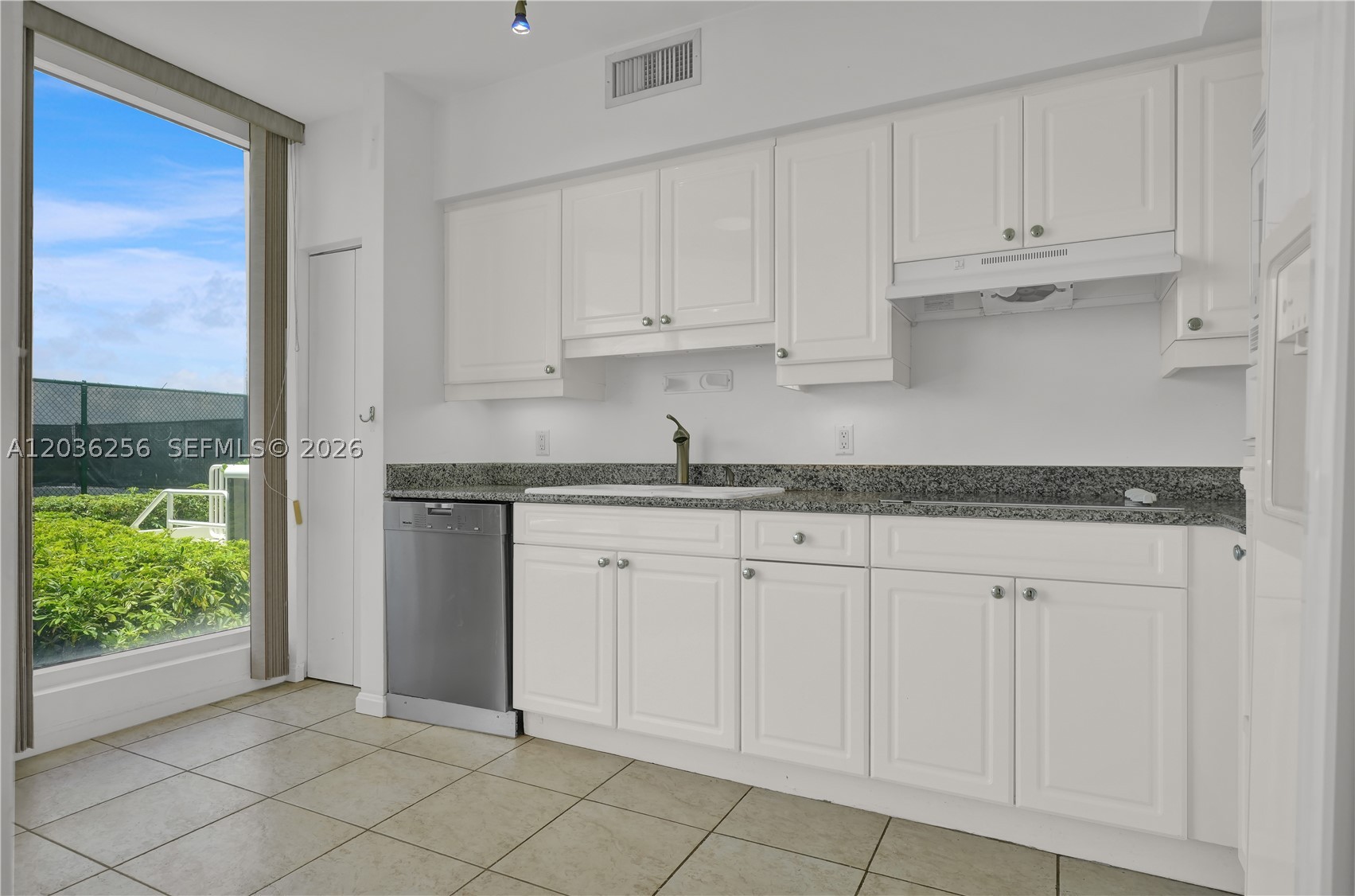 4779 Collins Ave #506, Miami Beach FL 33140