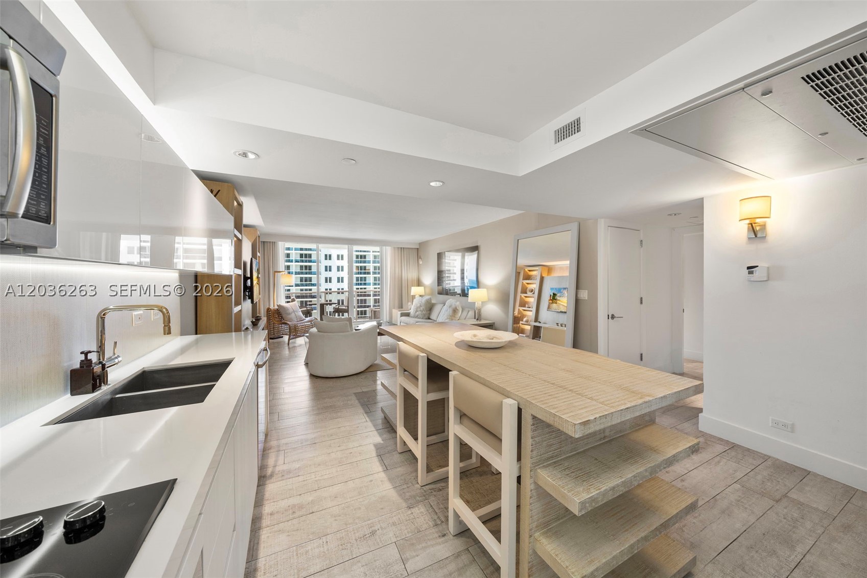 102 24th St #1210, Miami Beach FL 33139