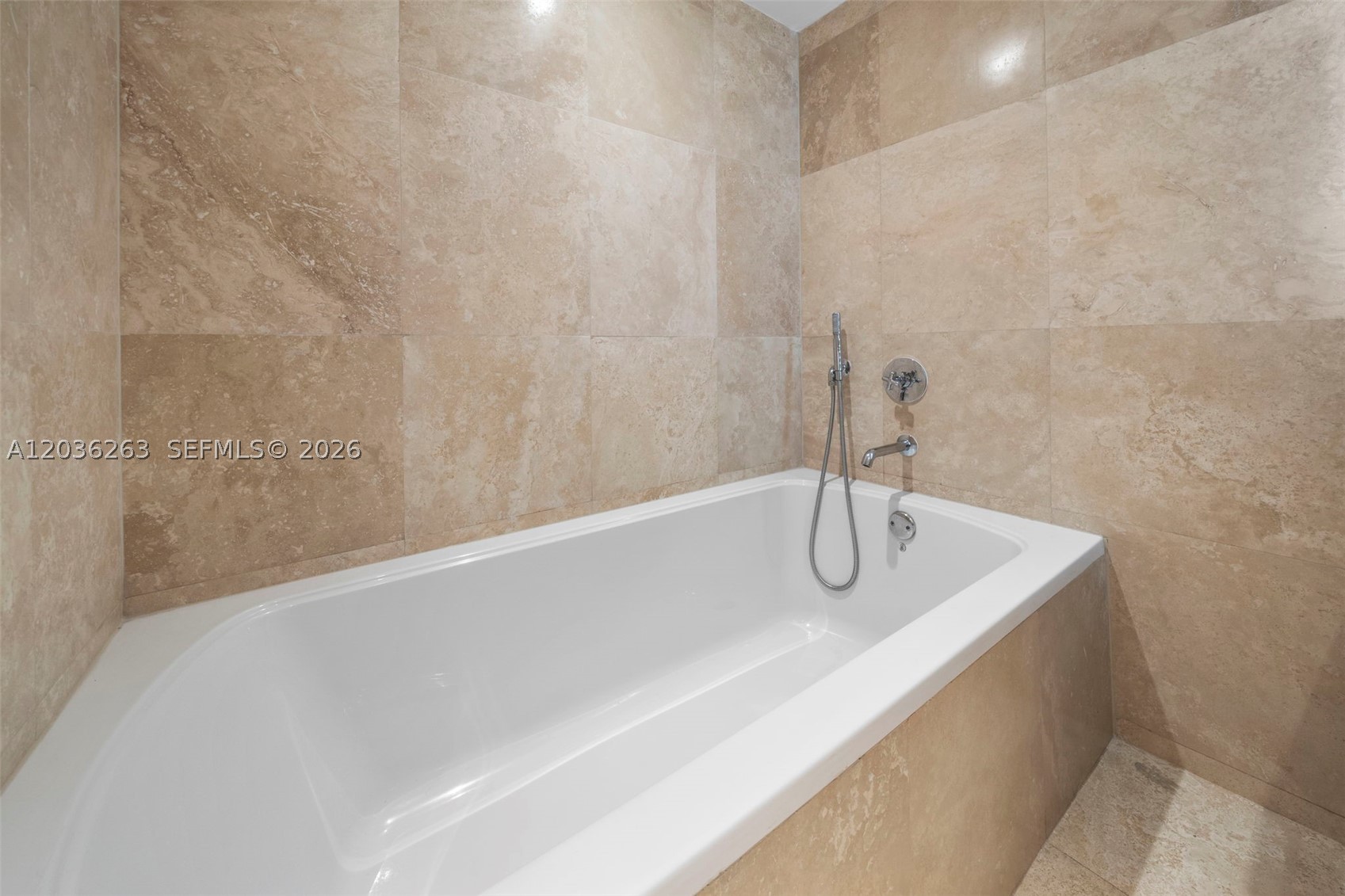 102 24th St #1210, Miami Beach FL 33139