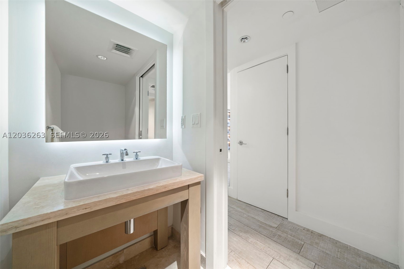 102 24th St #1210, Miami Beach FL 33139