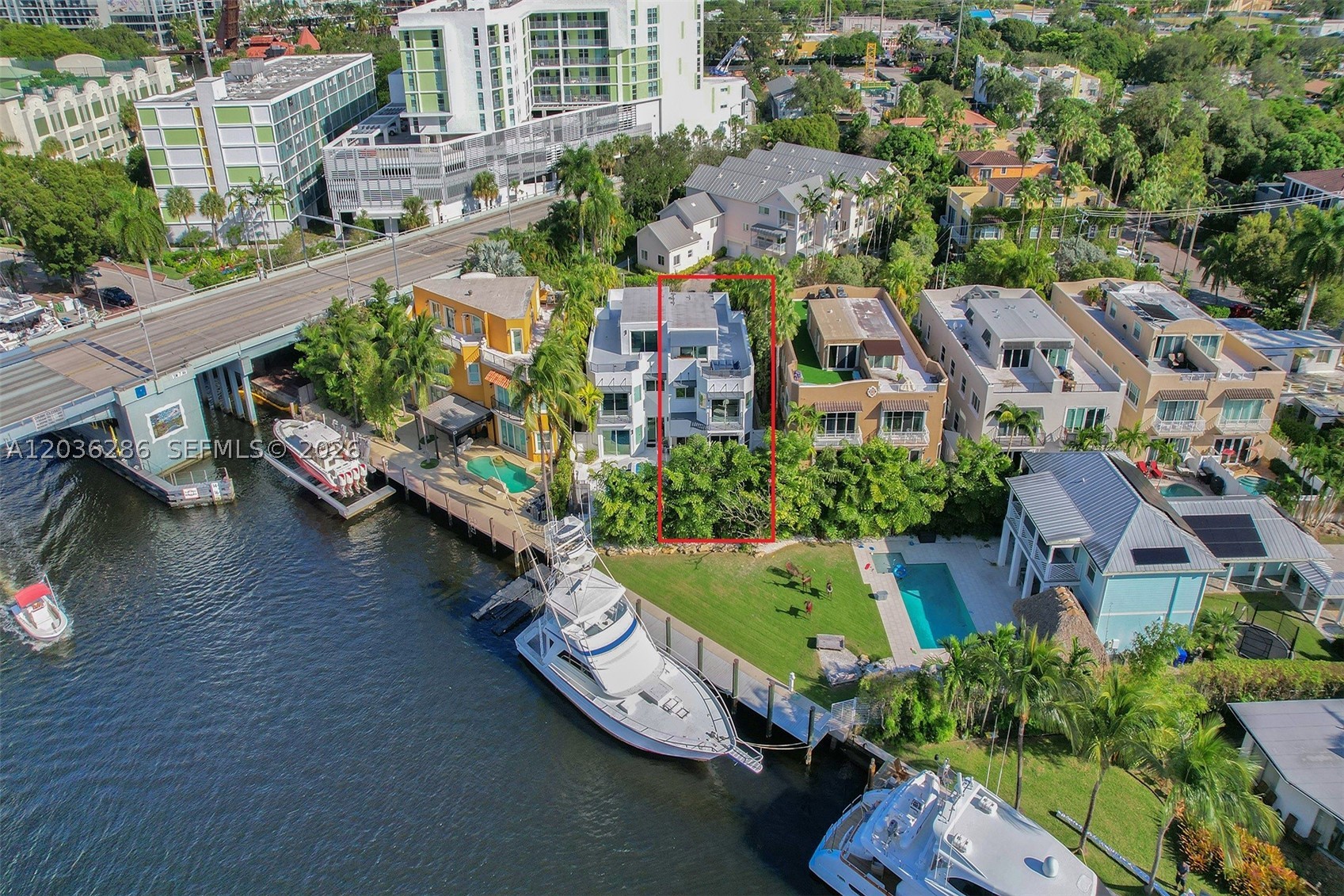 453 SW 5th Ave, Fort Lauderdale FL 33315