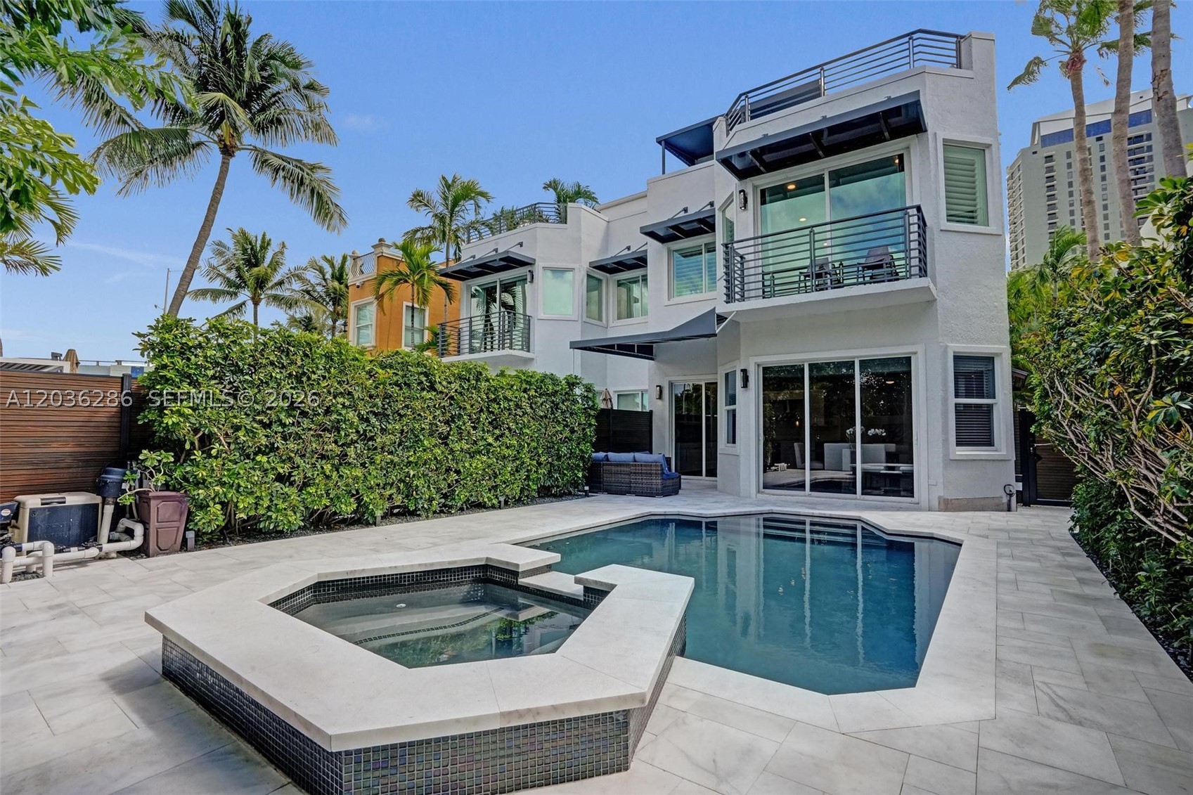 453 SW 5th Ave, Fort Lauderdale FL 33315