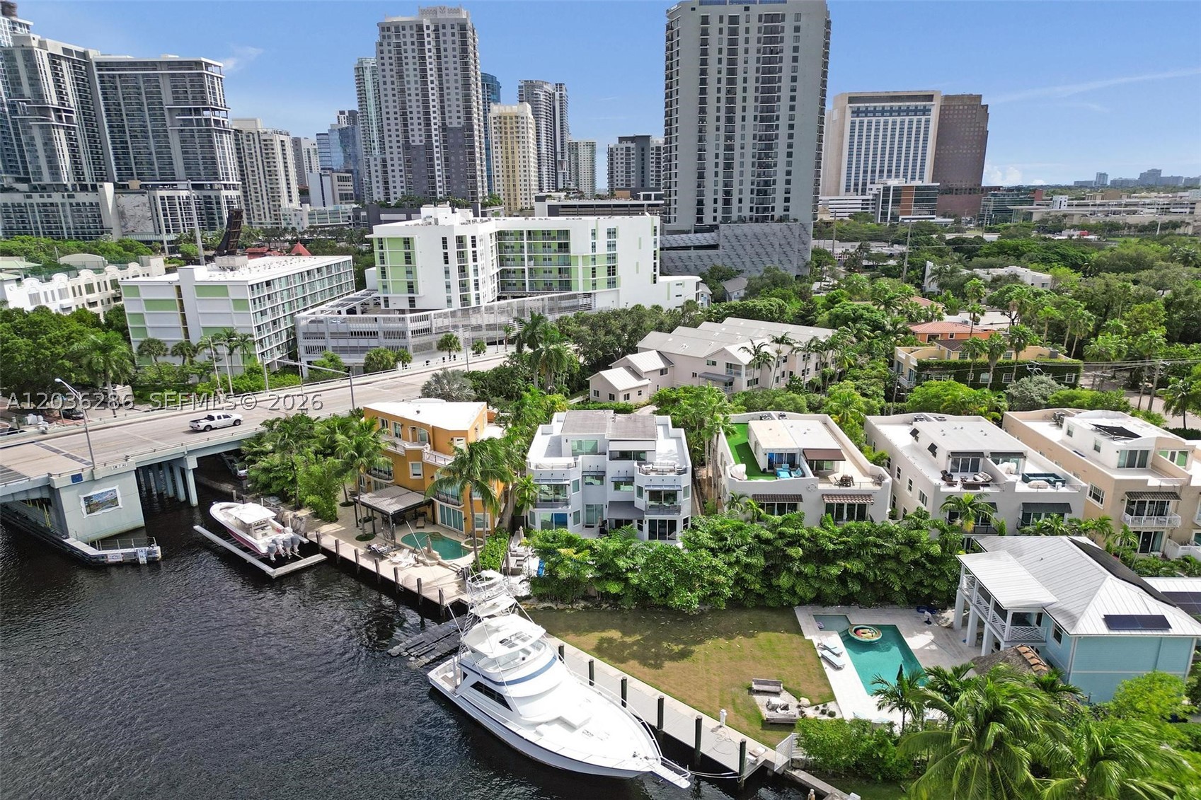 453 SW 5th Ave, Fort Lauderdale FL 33315