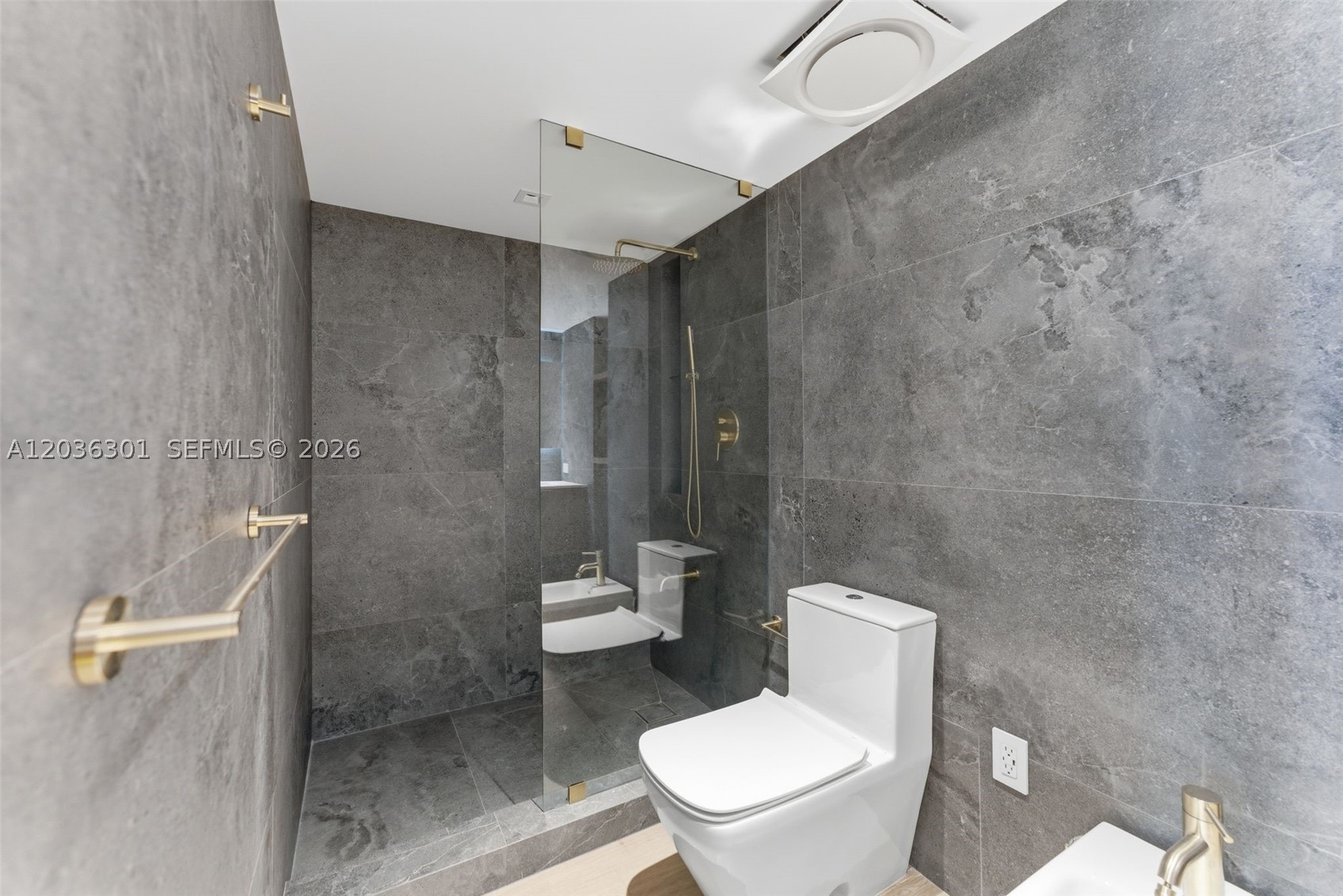 801 N Venetian Dr #308, Miami FL 33139