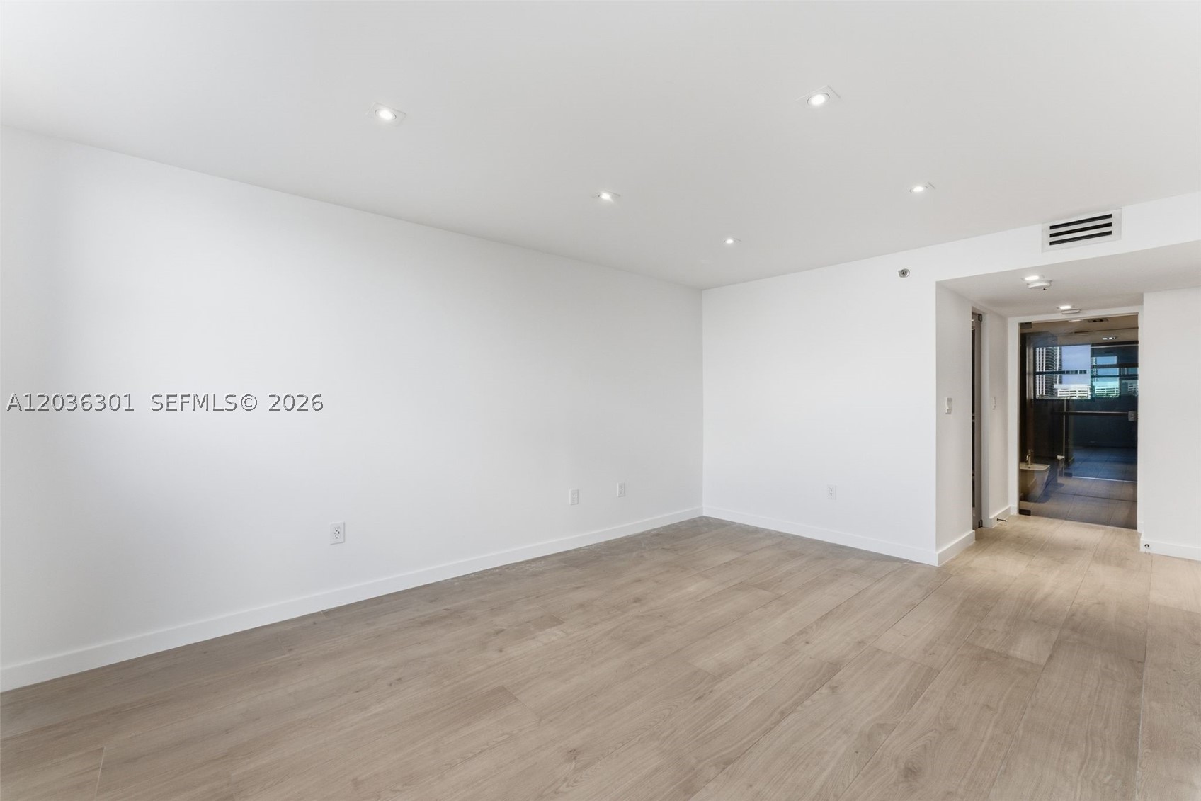 801 N Venetian Dr #308, Miami FL 33139