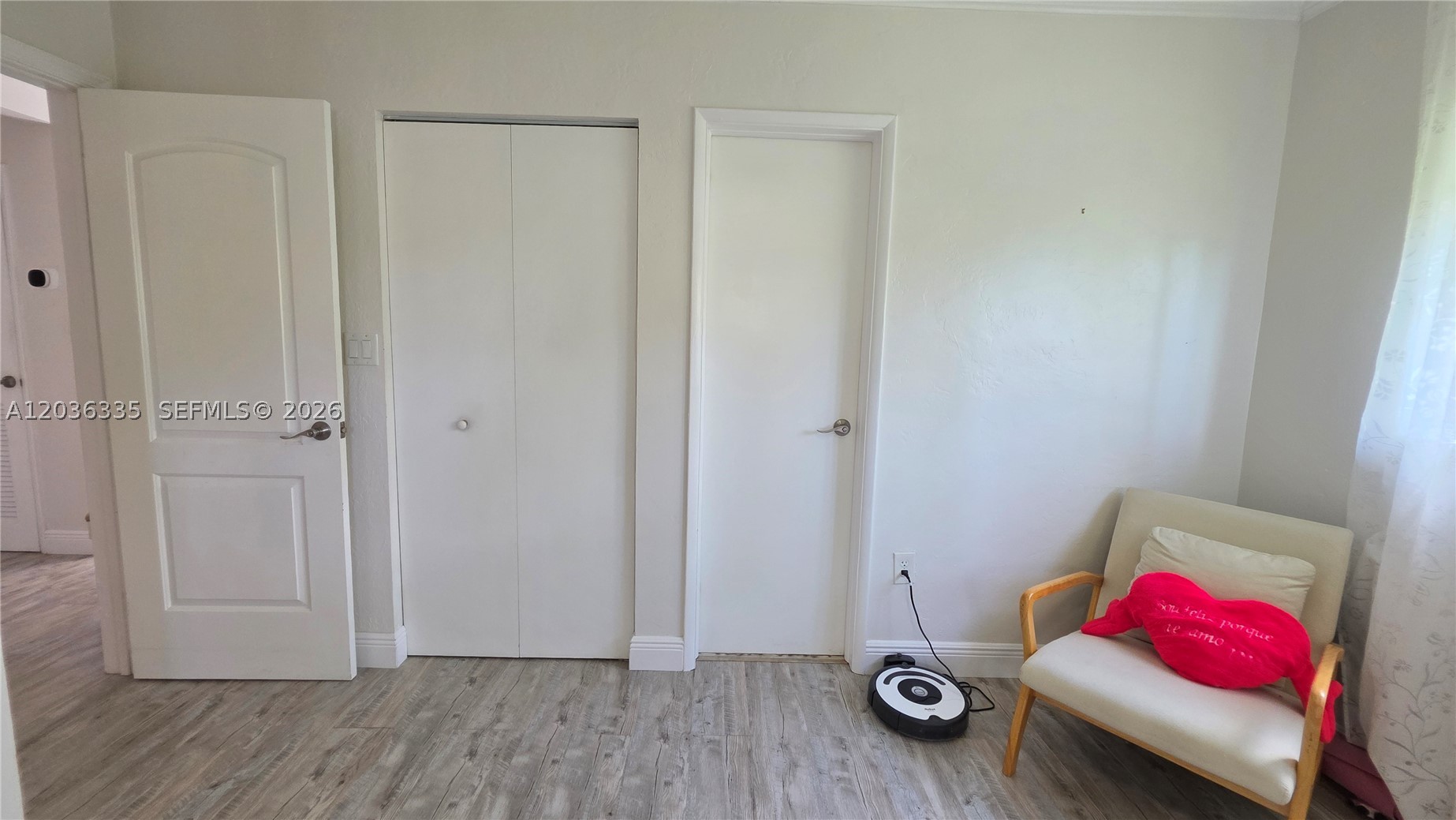 390 NE 127th St, North Miami FL 33161