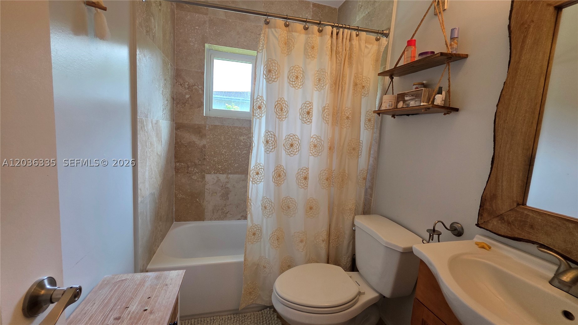 390 NE 127th St, North Miami FL 33161
