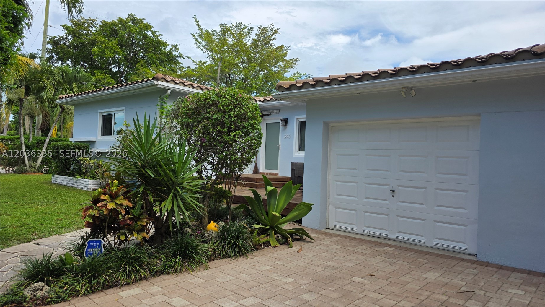 390 NE 127th St, North Miami FL 33161
