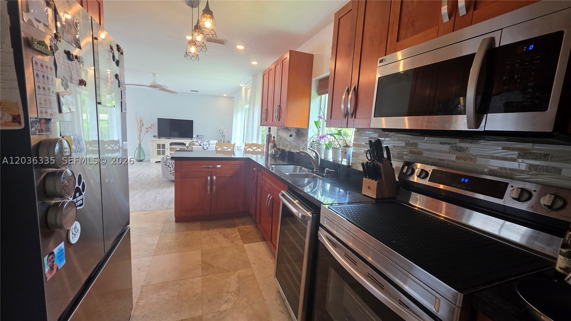 390 NE 127th St, North Miami FL 33161