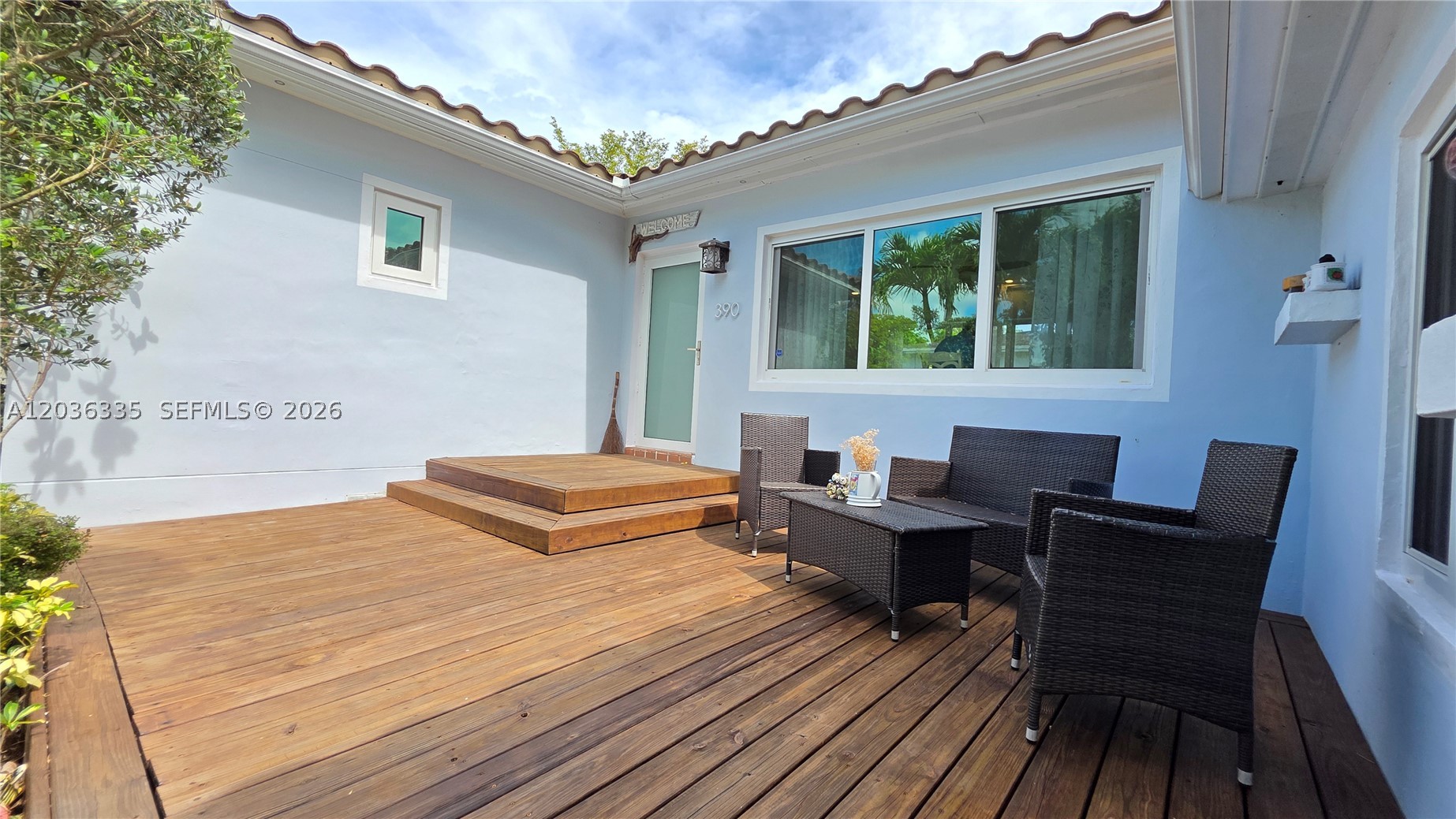 390 NE 127th St, North Miami FL 33161