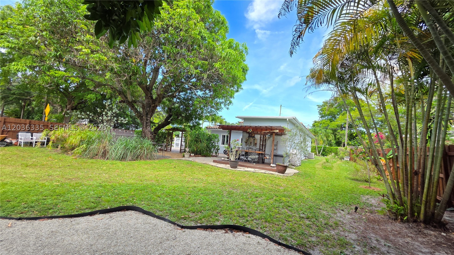 390 NE 127th St, North Miami FL 33161