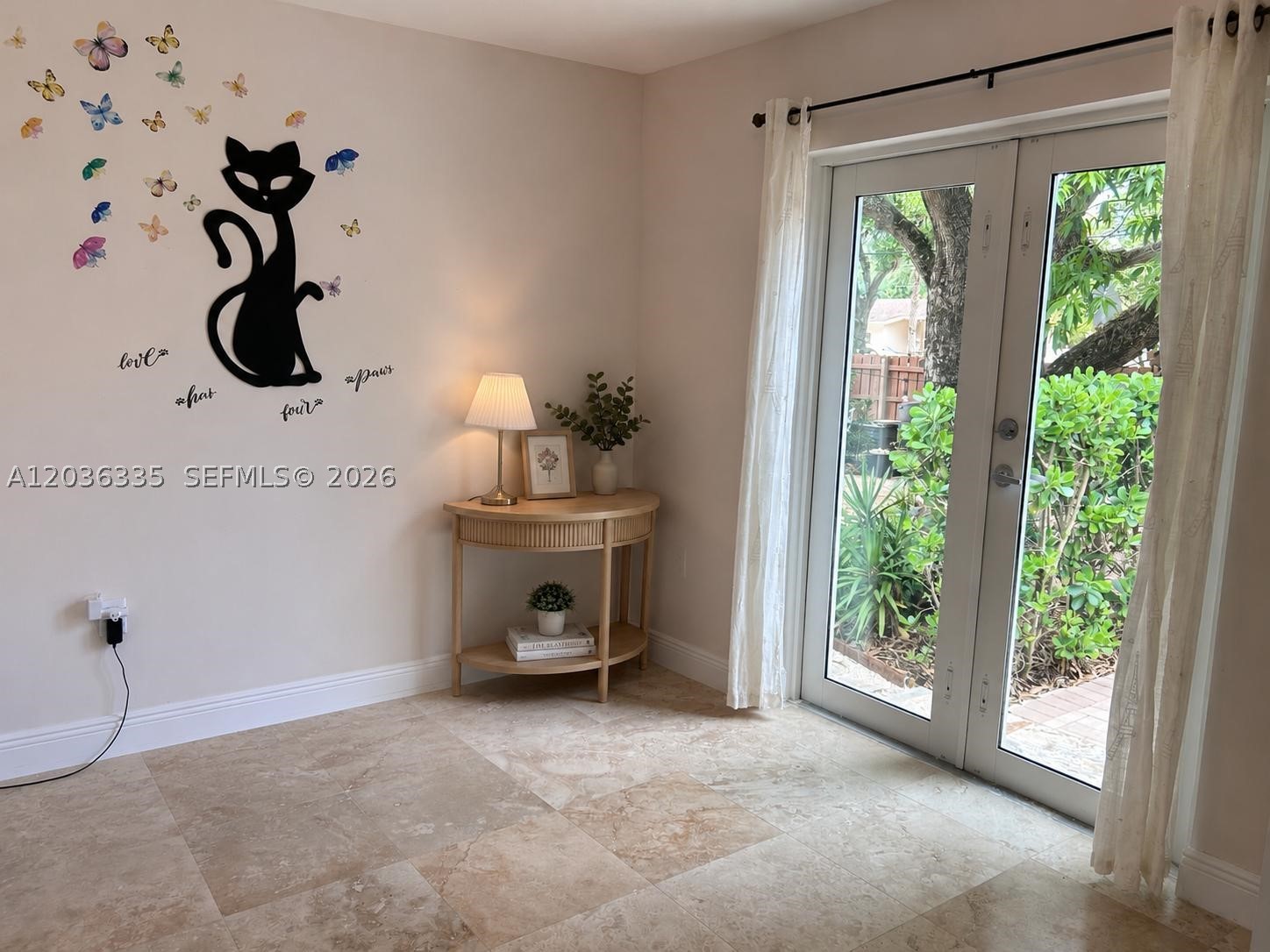 390 NE 127th St, North Miami FL 33161