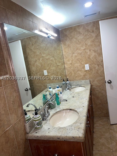 7410 SW 82nd St #K206, Miami FL 33143