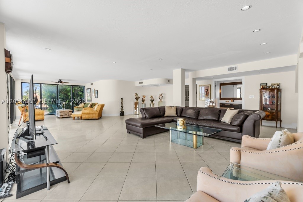 3100 NE 48th St #212, Fort Lauderdale FL 33308