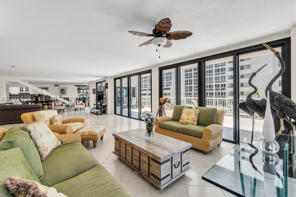 3100 NE 48th St #212, Fort Lauderdale FL 33308