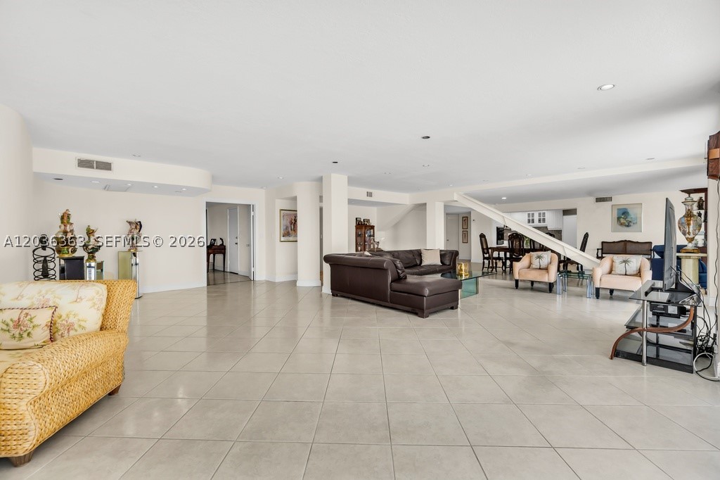 3100 NE 48th St #212, Fort Lauderdale FL 33308