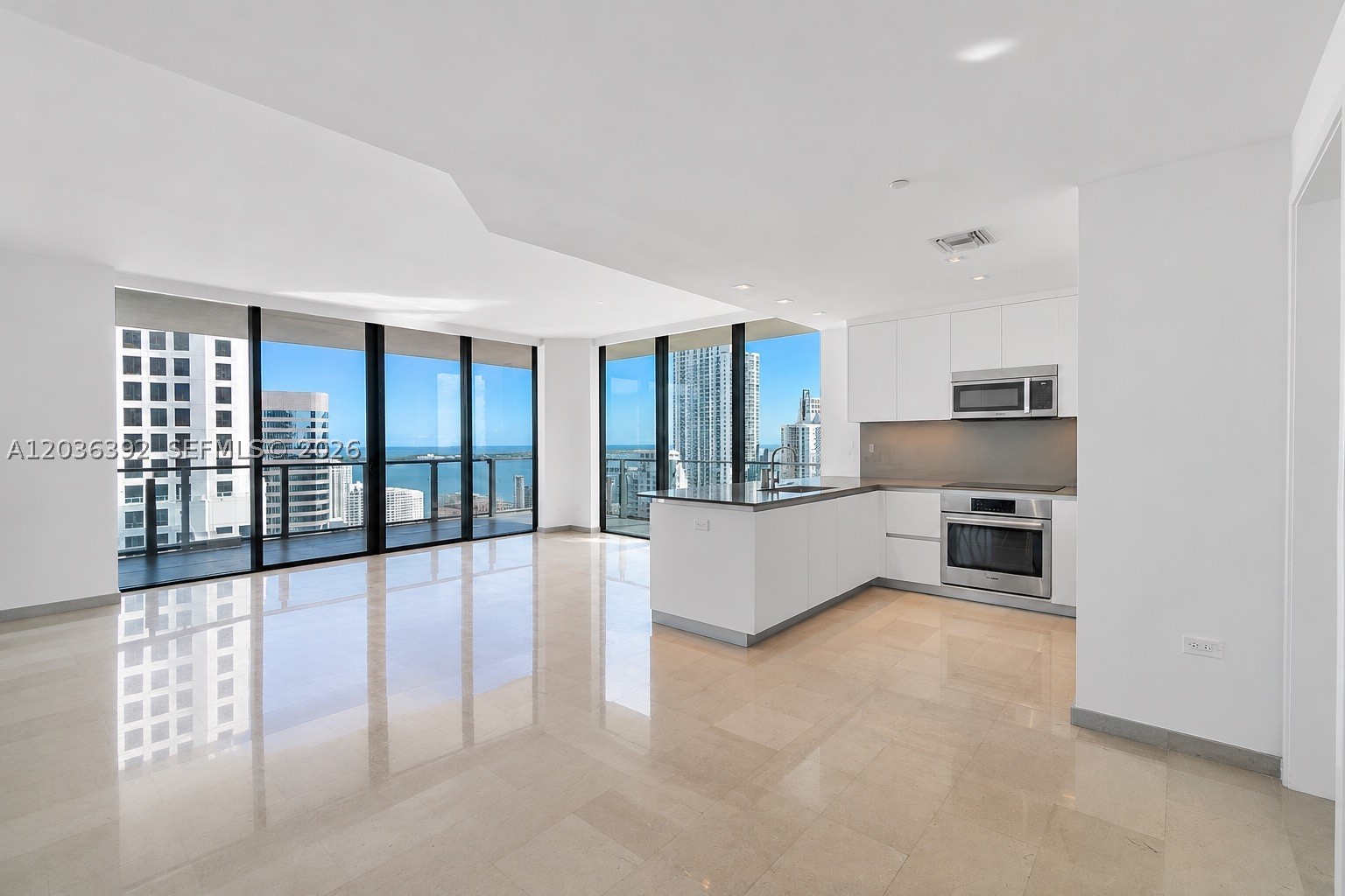 68 SE 6th St #3301, Miami FL 33131