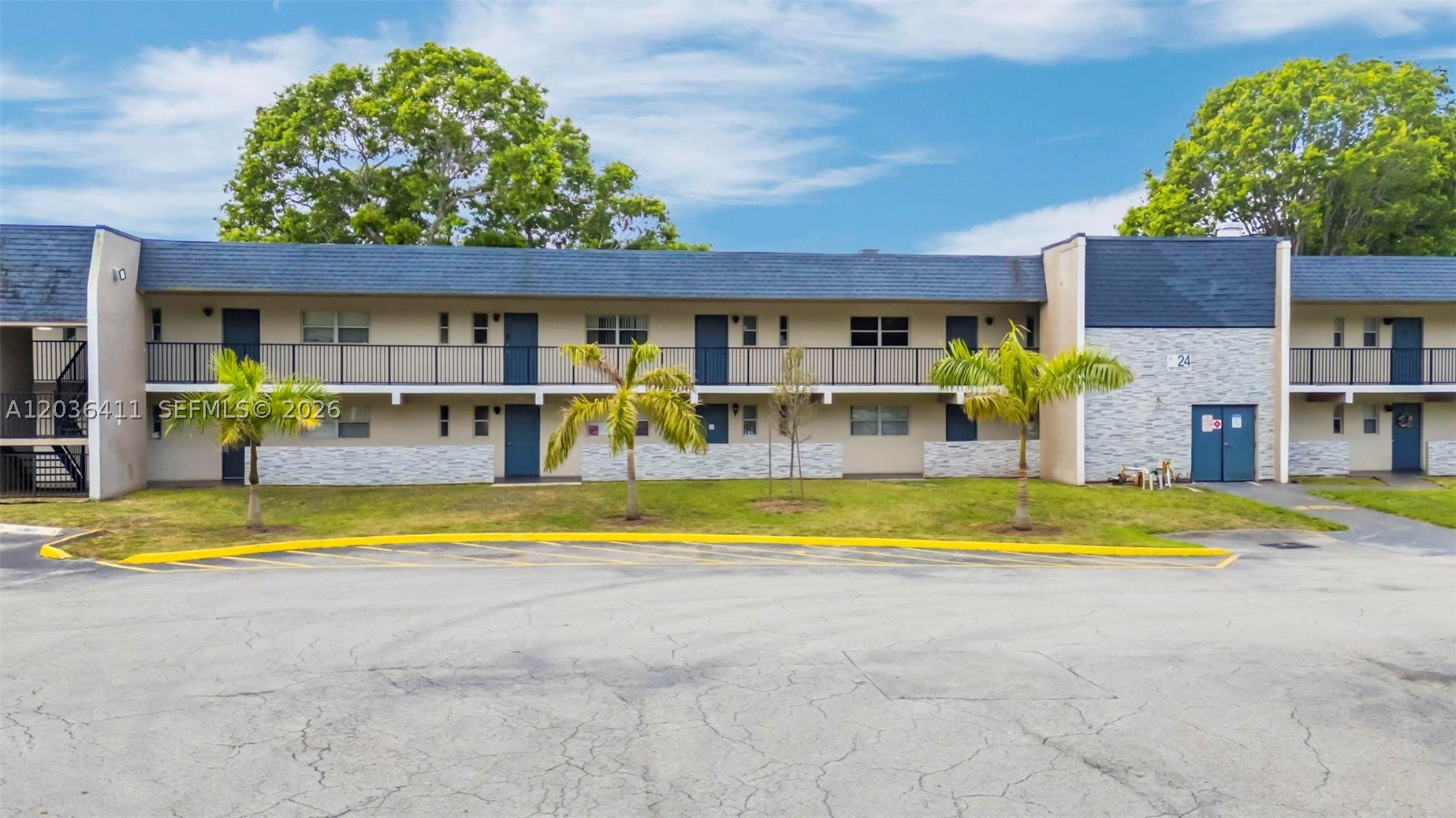 7900 Fairview Dr #105, Tamarac FL 33321