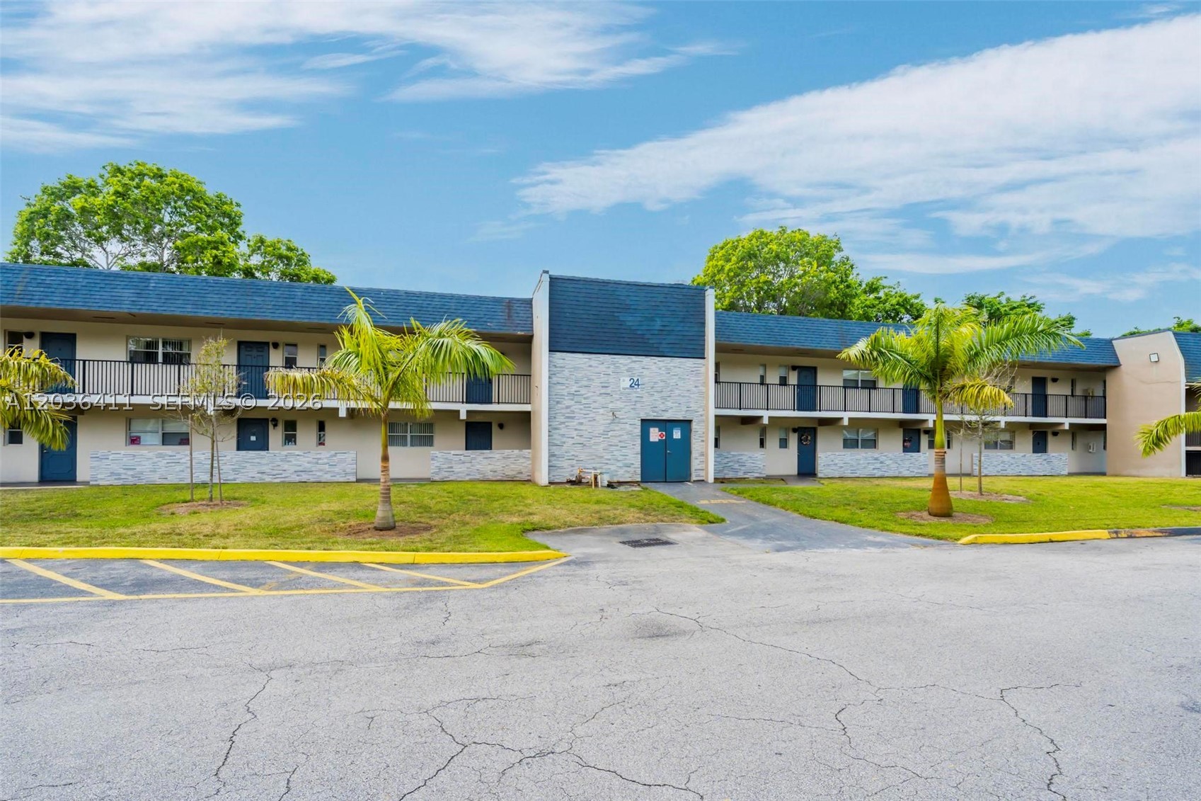 7900 Fairview Dr #105, Tamarac FL 33321