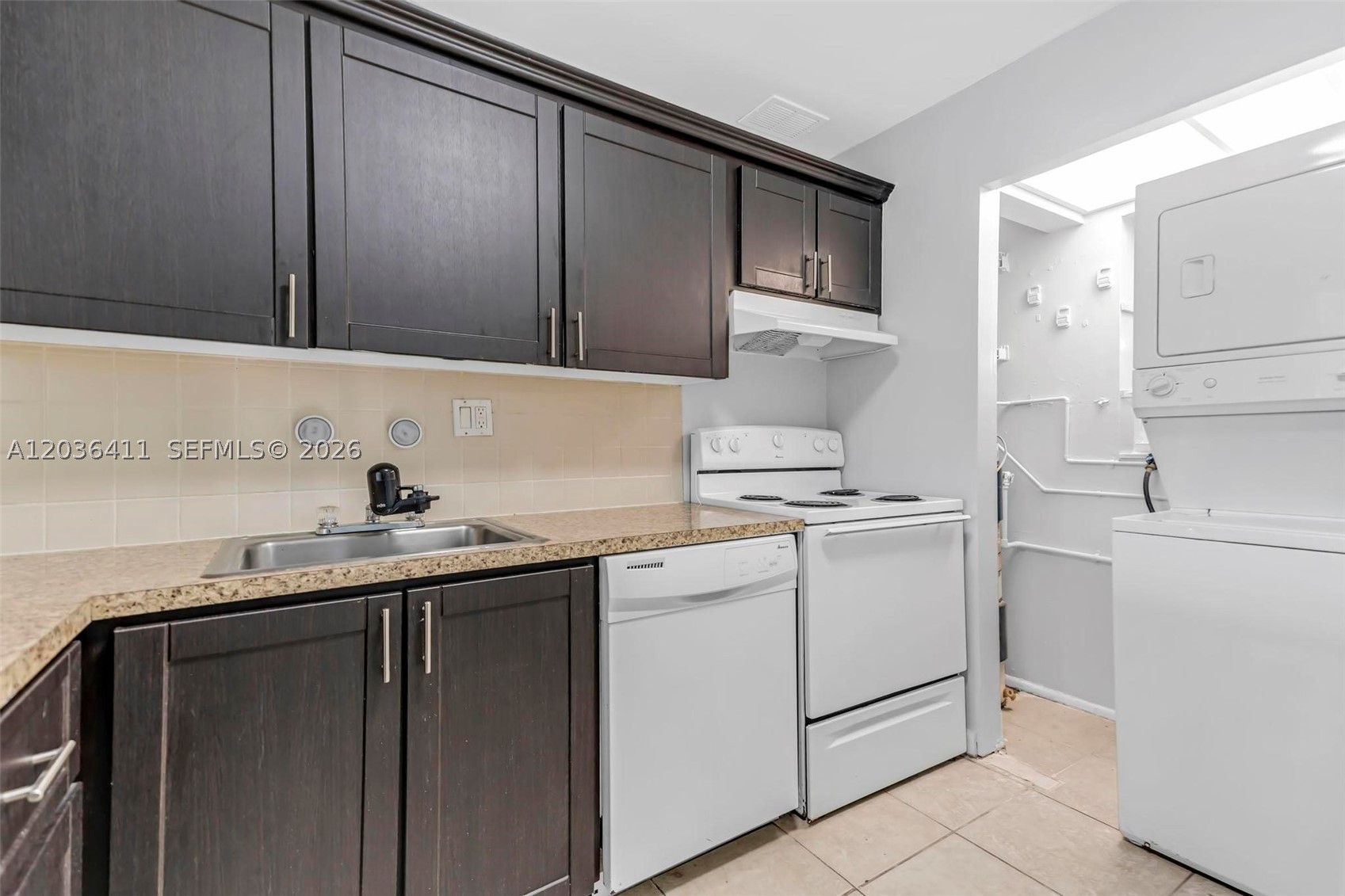 7900 Fairview Dr #105, Tamarac FL 33321