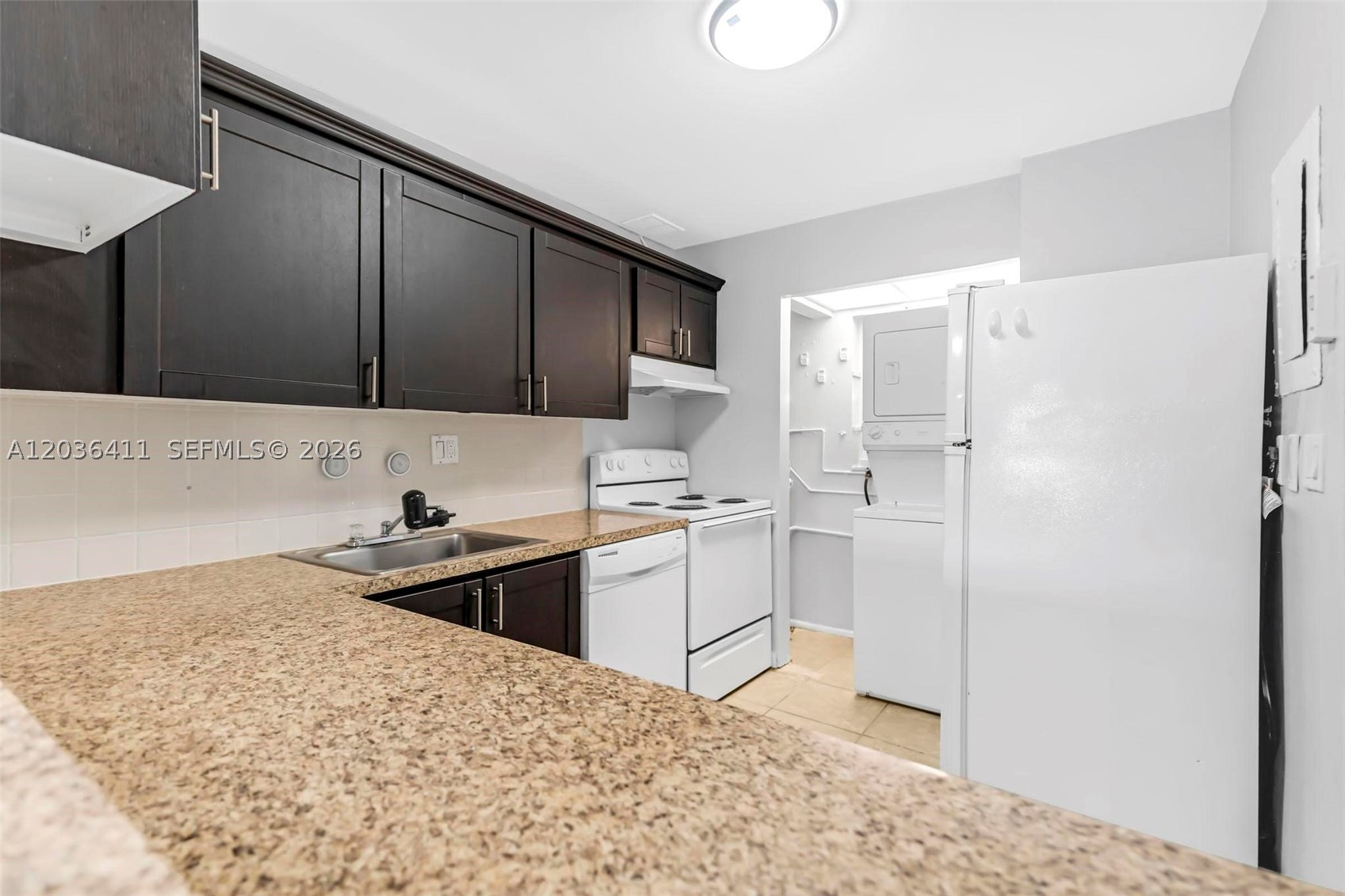 7900 Fairview Dr #105, Tamarac FL 33321