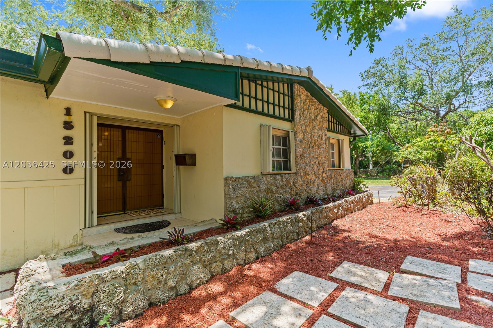 15200 SW 88th Ave, Palmetto Bay FL 33157