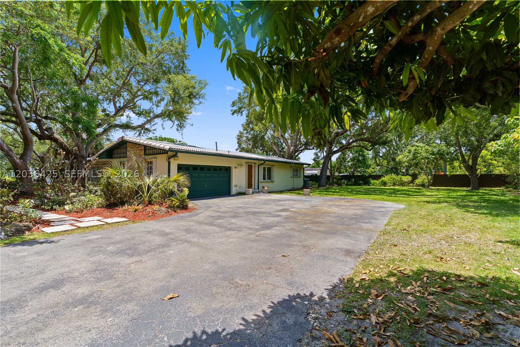 15200 SW 88th Ave, Palmetto Bay FL 33157