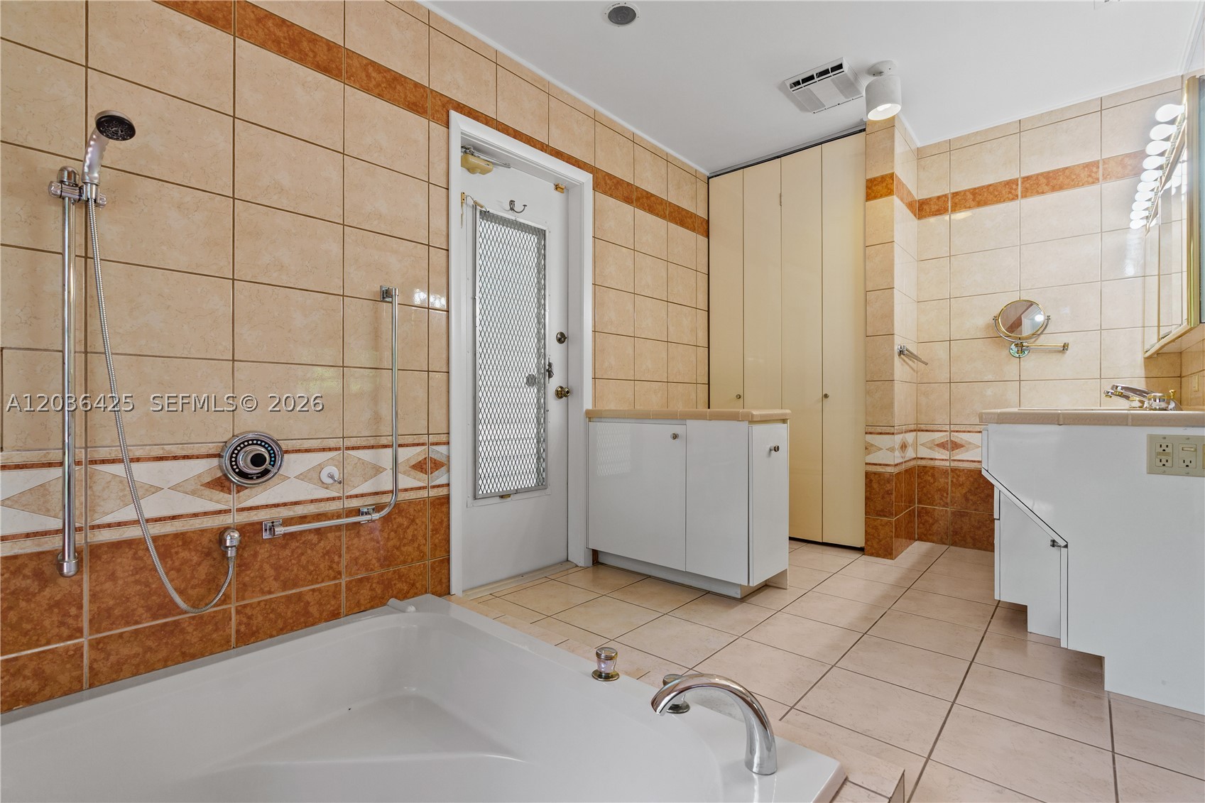 15200 SW 88th Ave, Palmetto Bay FL 33157