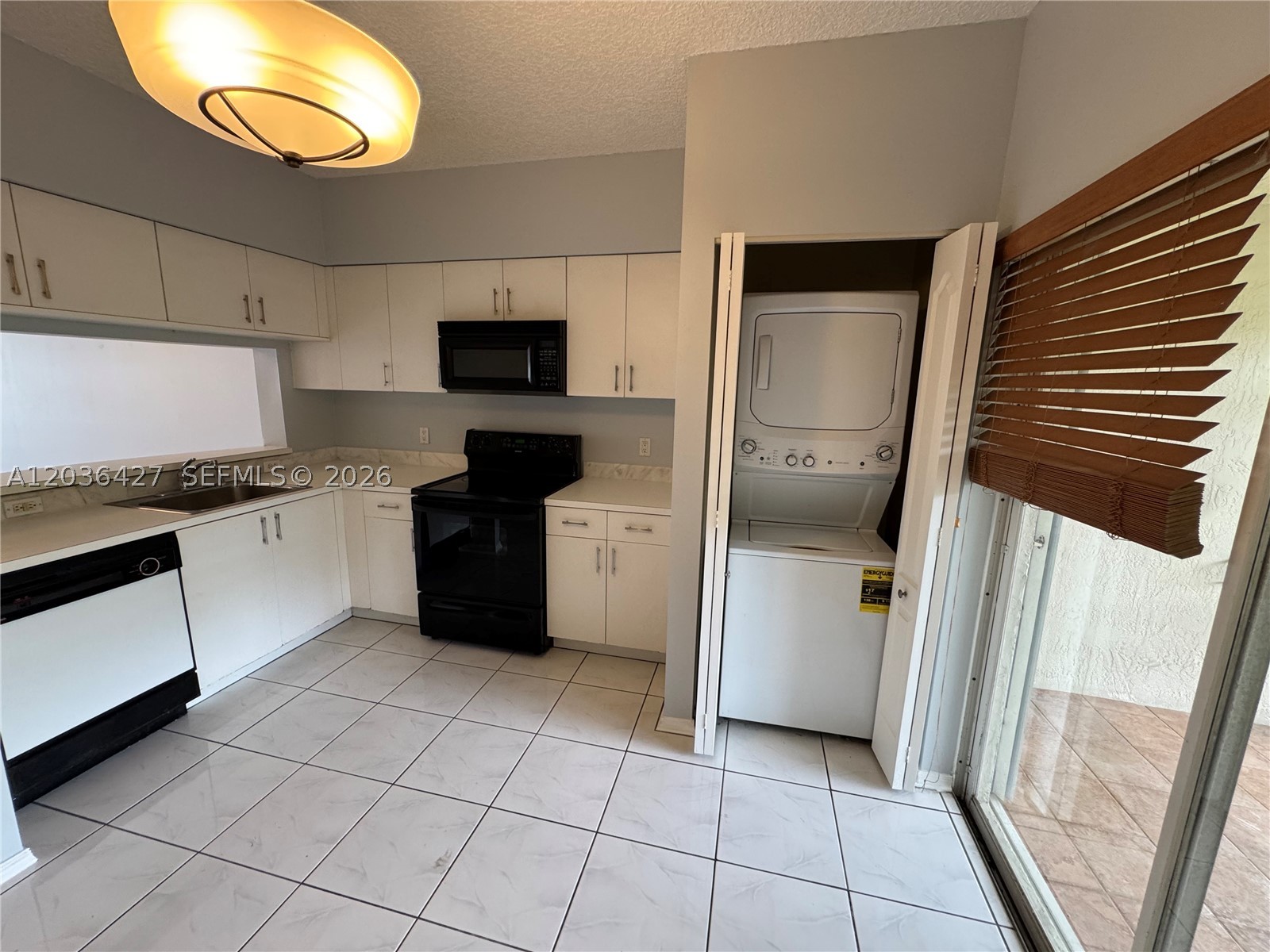 77 SIMONTON CR #77, Weston FL 33326