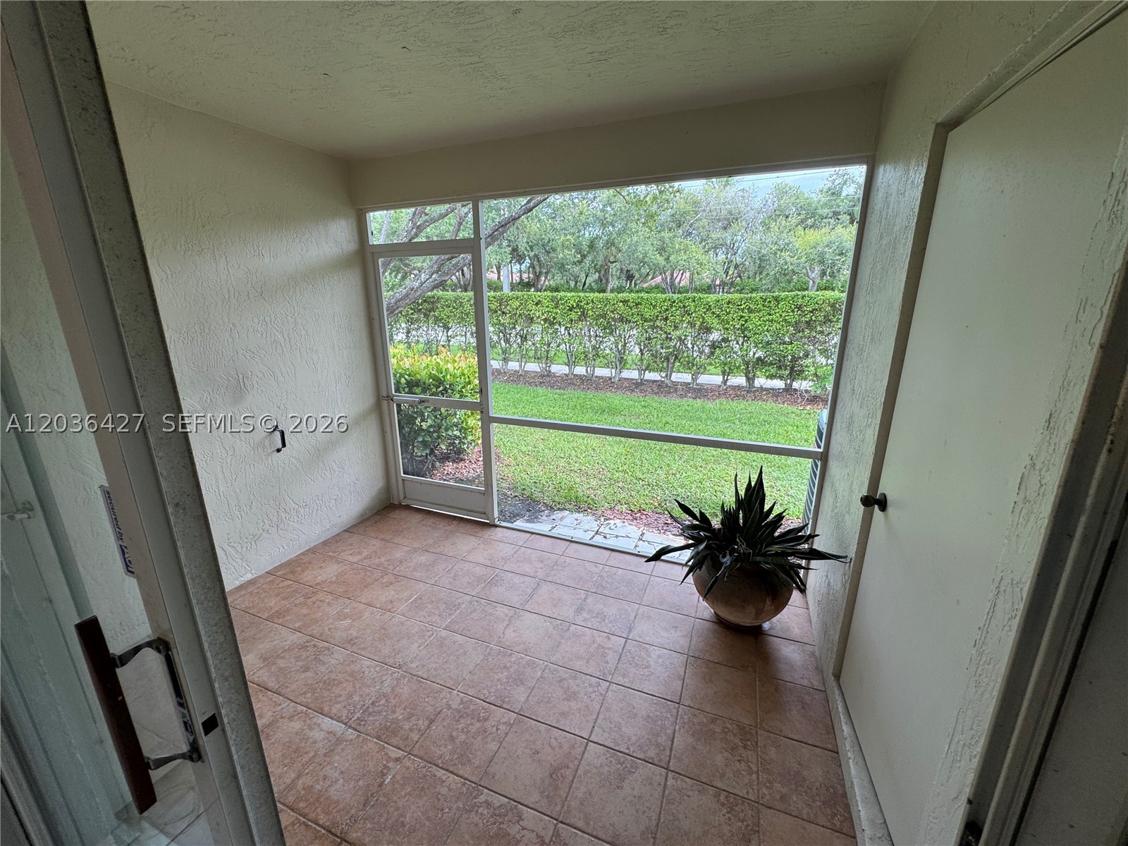 77 SIMONTON CR #77, Weston FL 33326