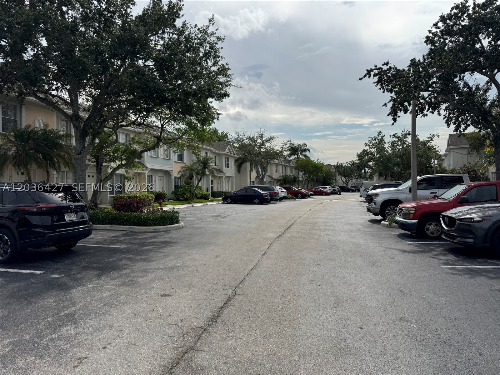 77 SIMONTON CR #77, Weston FL 33326