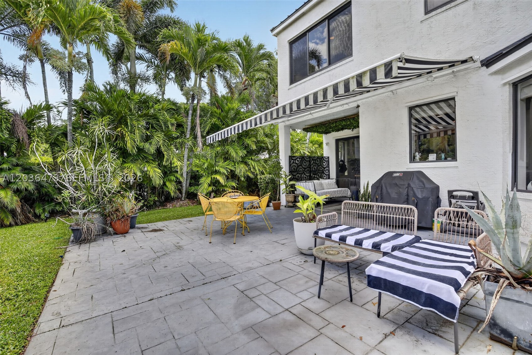 16711 SW 14th St, Pembroke Pines FL 33027