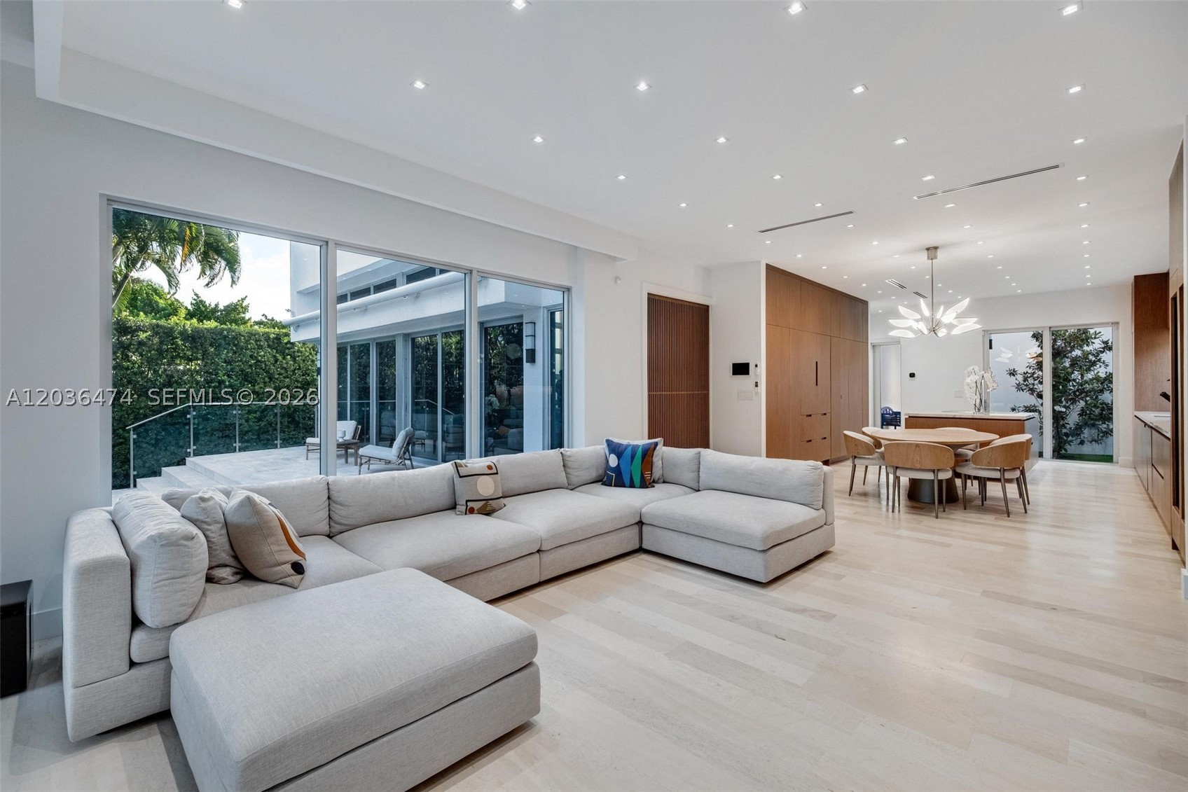 470 S Shore Dr, Miami Beach FL 33141