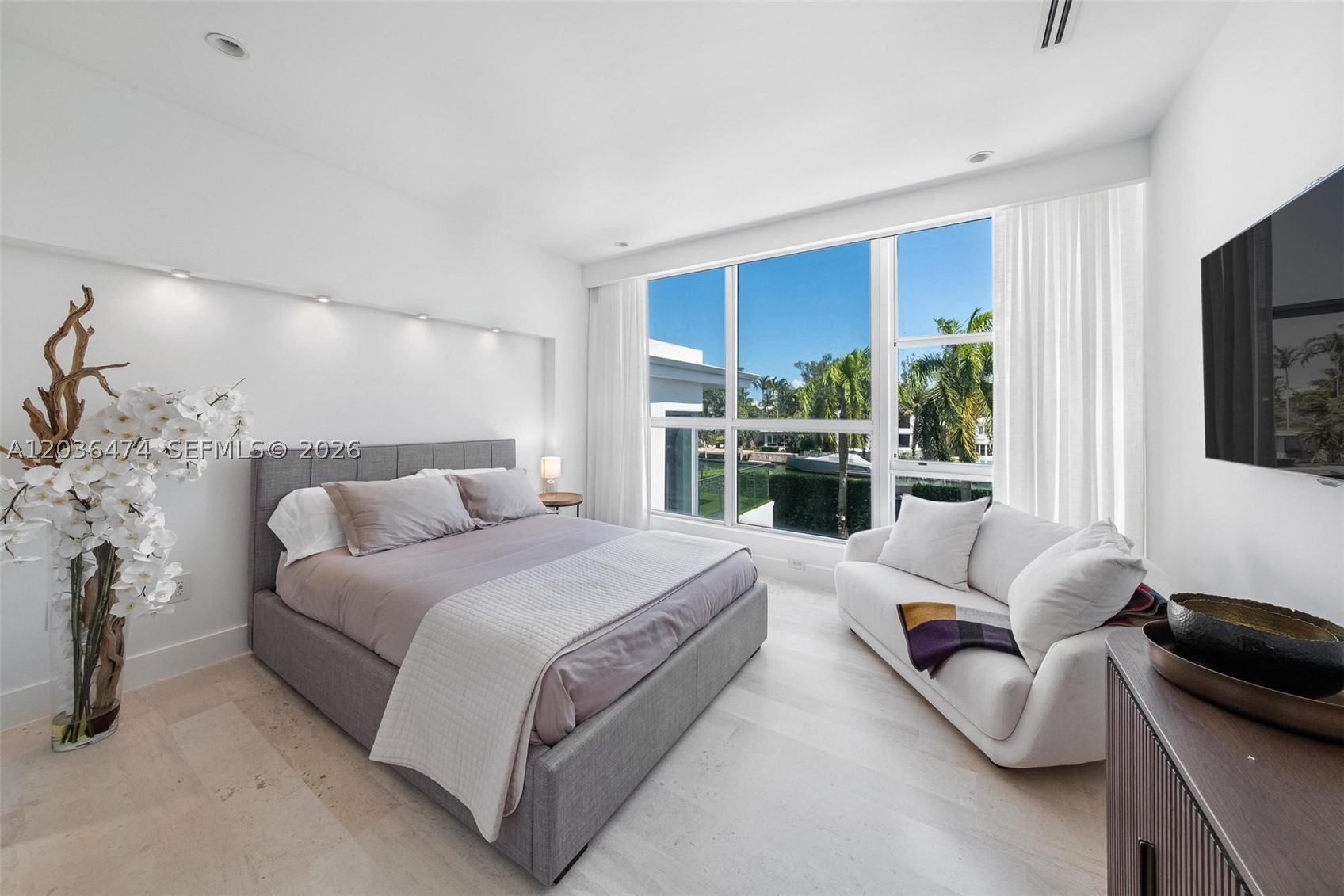 470 S Shore Dr, Miami Beach FL 33141