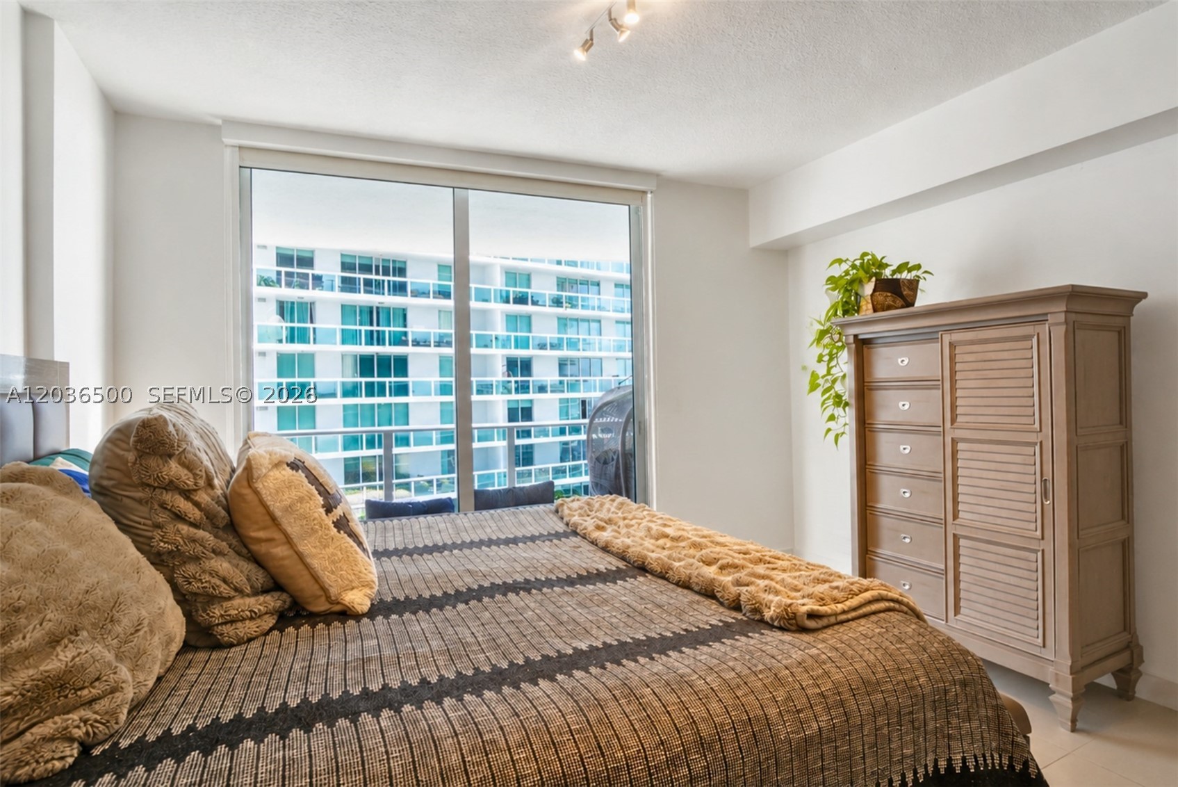 488 NE 18th St #3007, Miami FL 33132