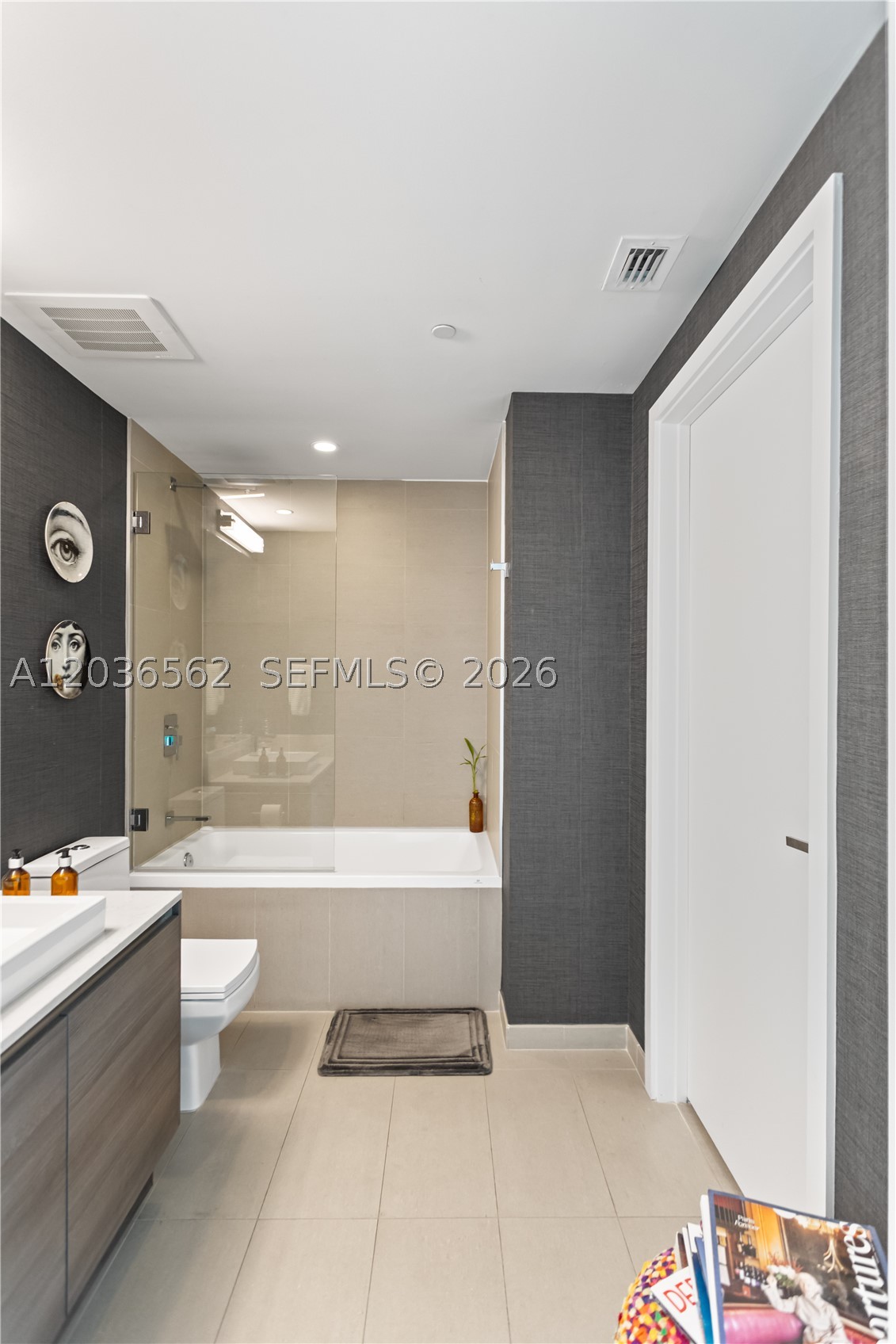 1080 Brickell Ave #3300, Miami FL 33131