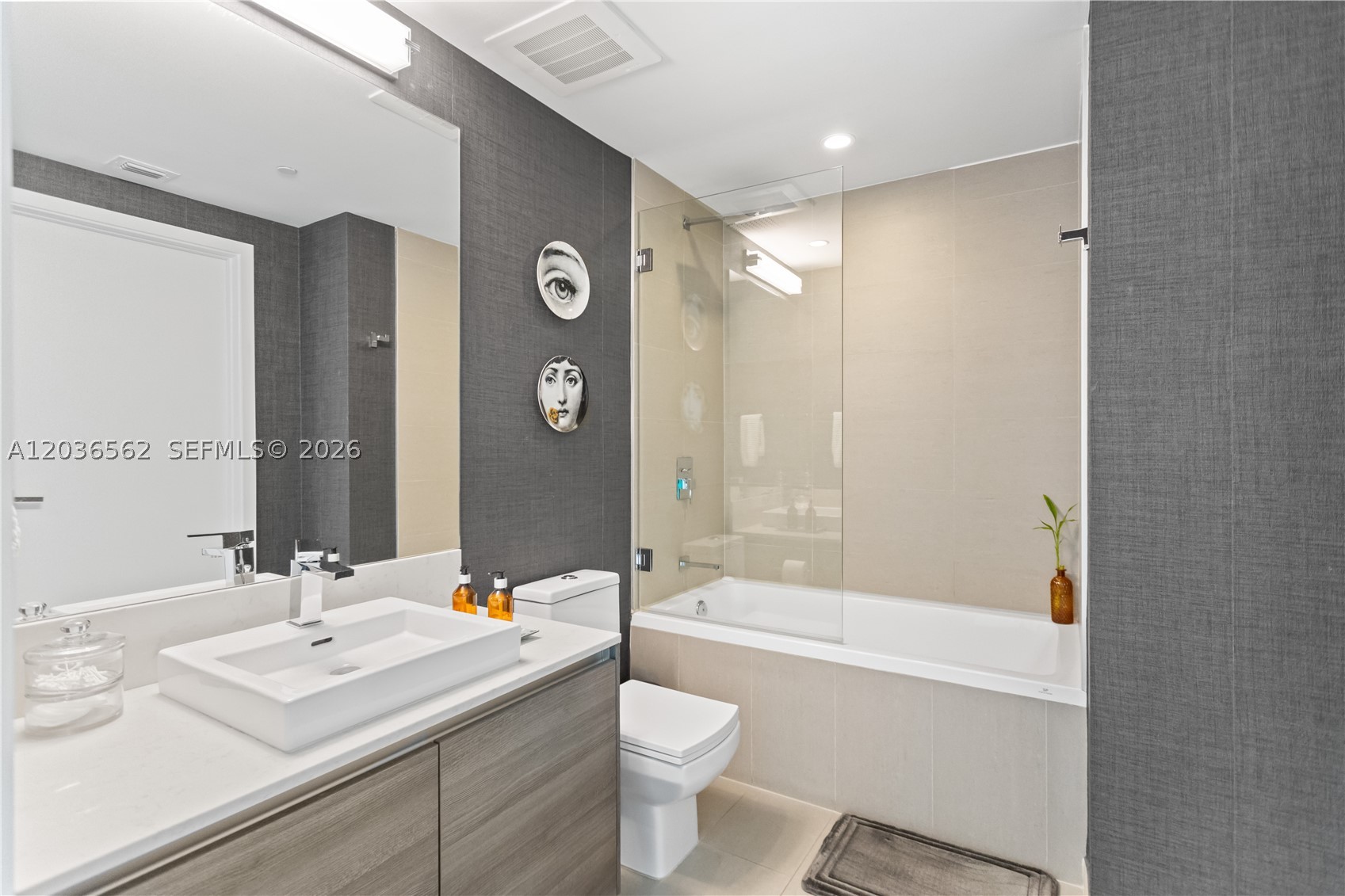 1080 Brickell Ave #3300, Miami FL 33131