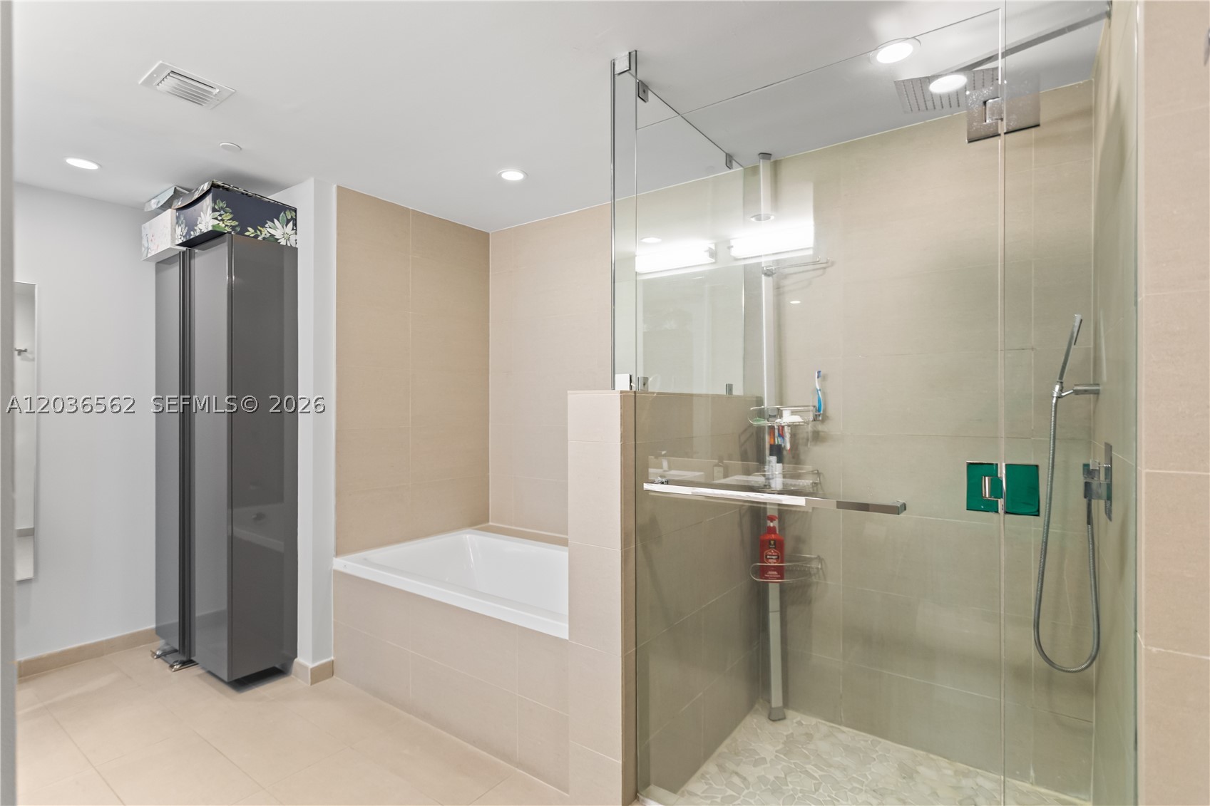 1080 Brickell Ave #3300, Miami FL 33131