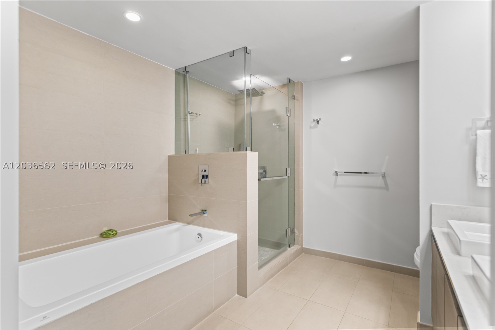 1080 Brickell Ave #3300, Miami FL 33131