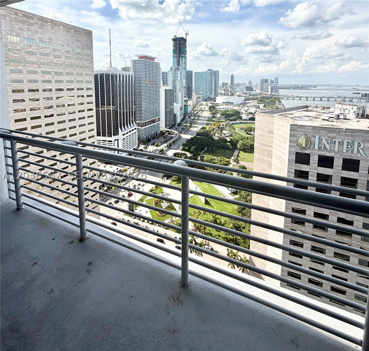 335 BISCAYNE BL #4200, Miami FL 33131