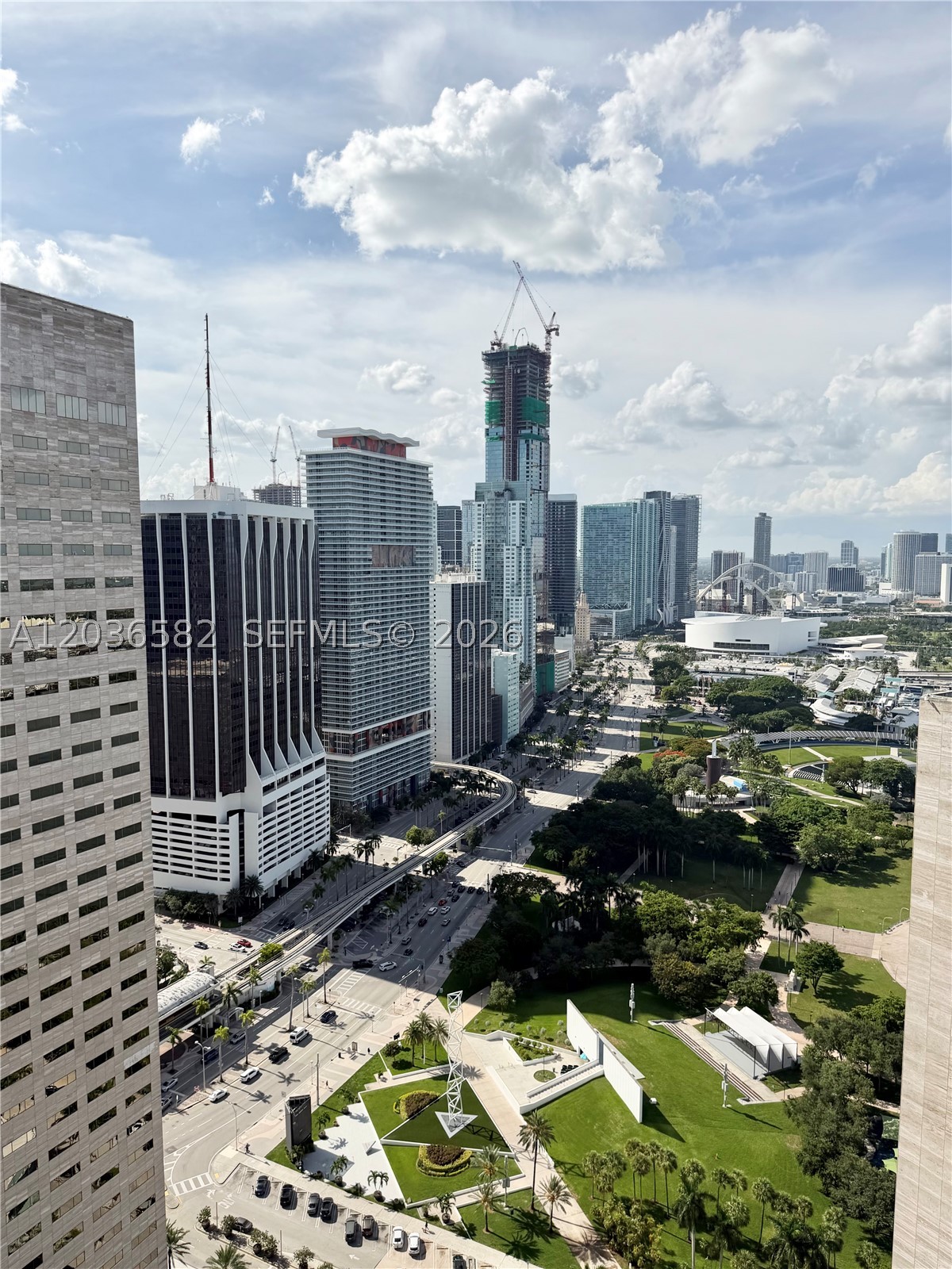 335 BISCAYNE BL #4200, Miami FL 33131