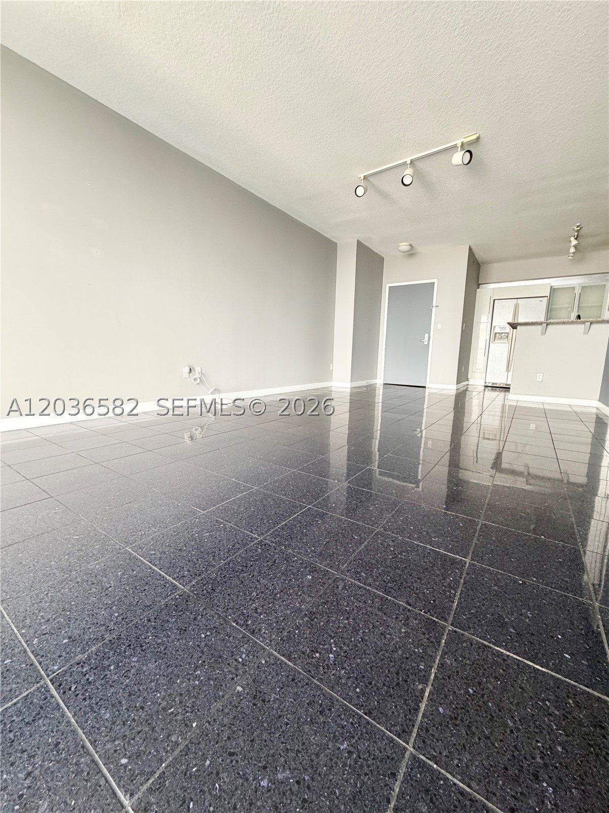 335 BISCAYNE BL #4200, Miami FL 33131