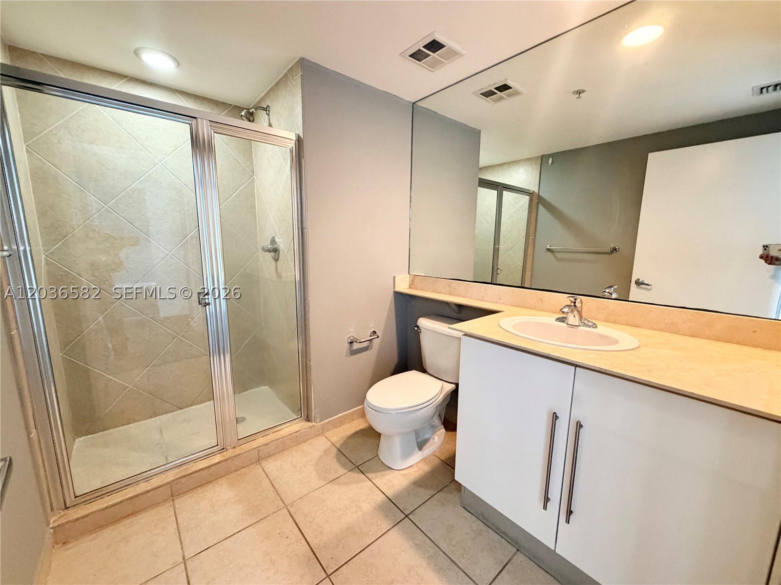 335 BISCAYNE BL #4200, Miami FL 33131